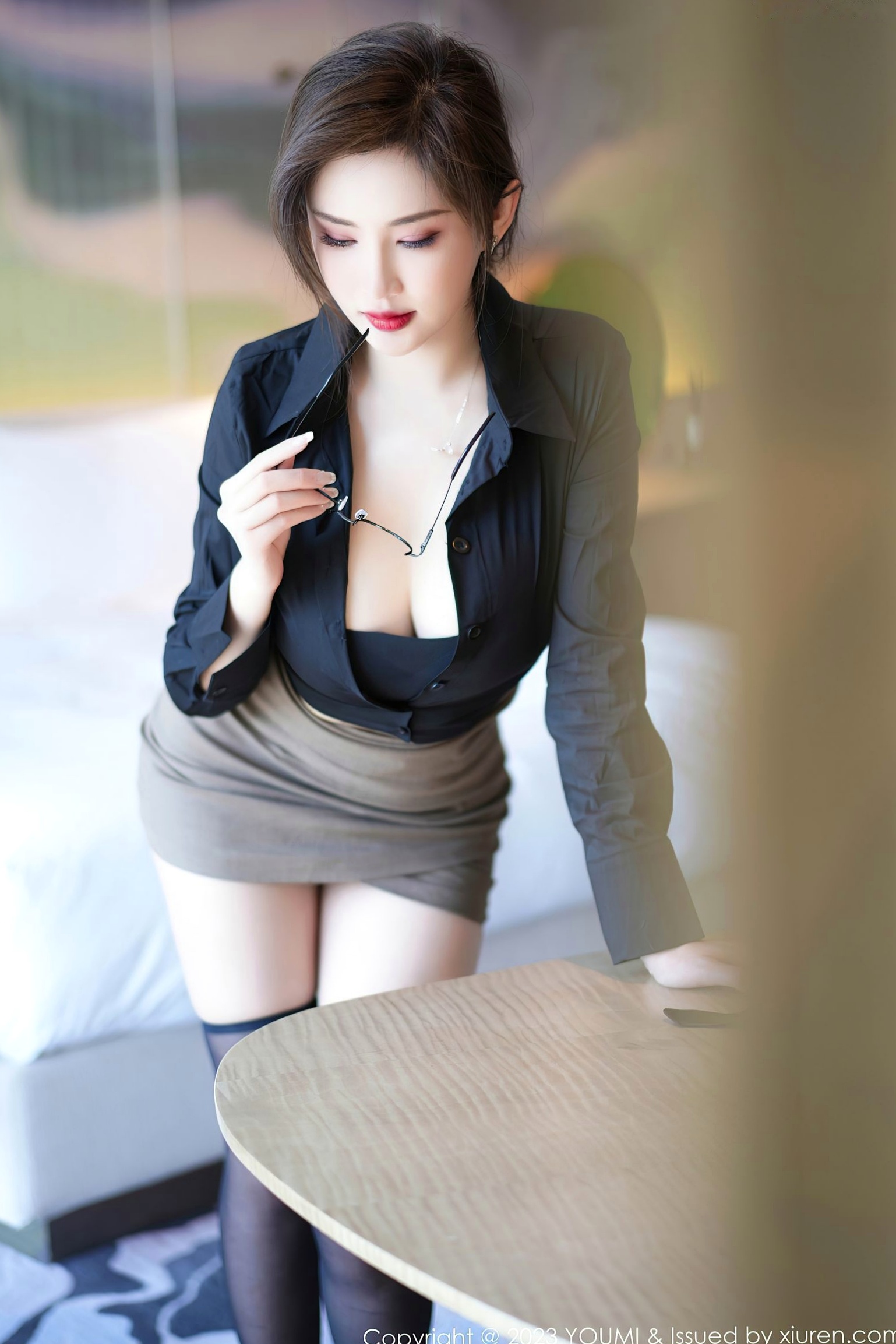 Gallery - YouMi尤蜜荟 - Chiness Model -968-Carol周妍希，黑色职业装诱惑，职场OL装扮，尽显优雅干练与曼妙身材，黑丝美腿与精致脸庞，展现轻熟女神魅力，无圣光大尺度私房写真尤蜜荟 - Chiness Model 性感黑丝制服丝袜诱惑美腿大尺度 女神私房照_秀色女神 - image 12
