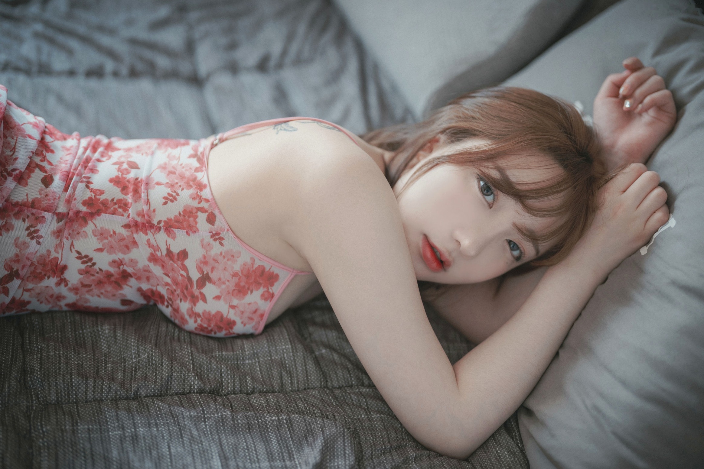 Gallery - 韩国美女孙乐乐Son YeEun居家度假写真，性感内衣诱惑，私房照展现极致傲人曲线韩国性感内衣私房照诱惑 女神私房照_秀色女神 - image 2