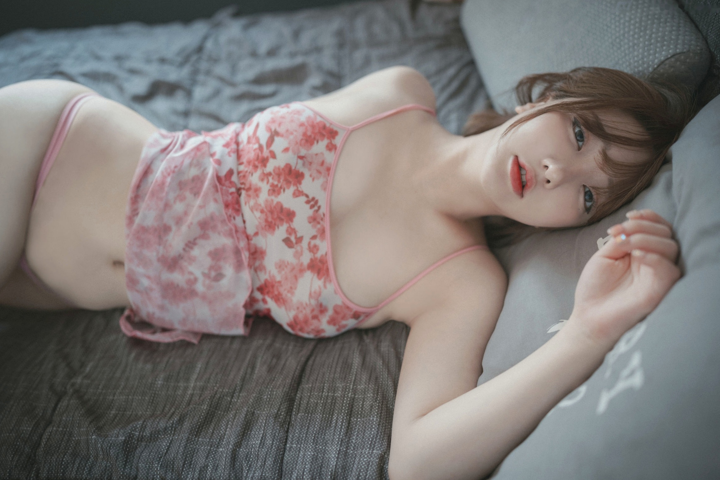 Gallery - 韩国美女孙乐乐Son YeEun居家度假写真，性感内衣诱惑，私房照展现极致傲人曲线韩国性感内衣私房照诱惑 女神私房照_秀色女神 - image 8