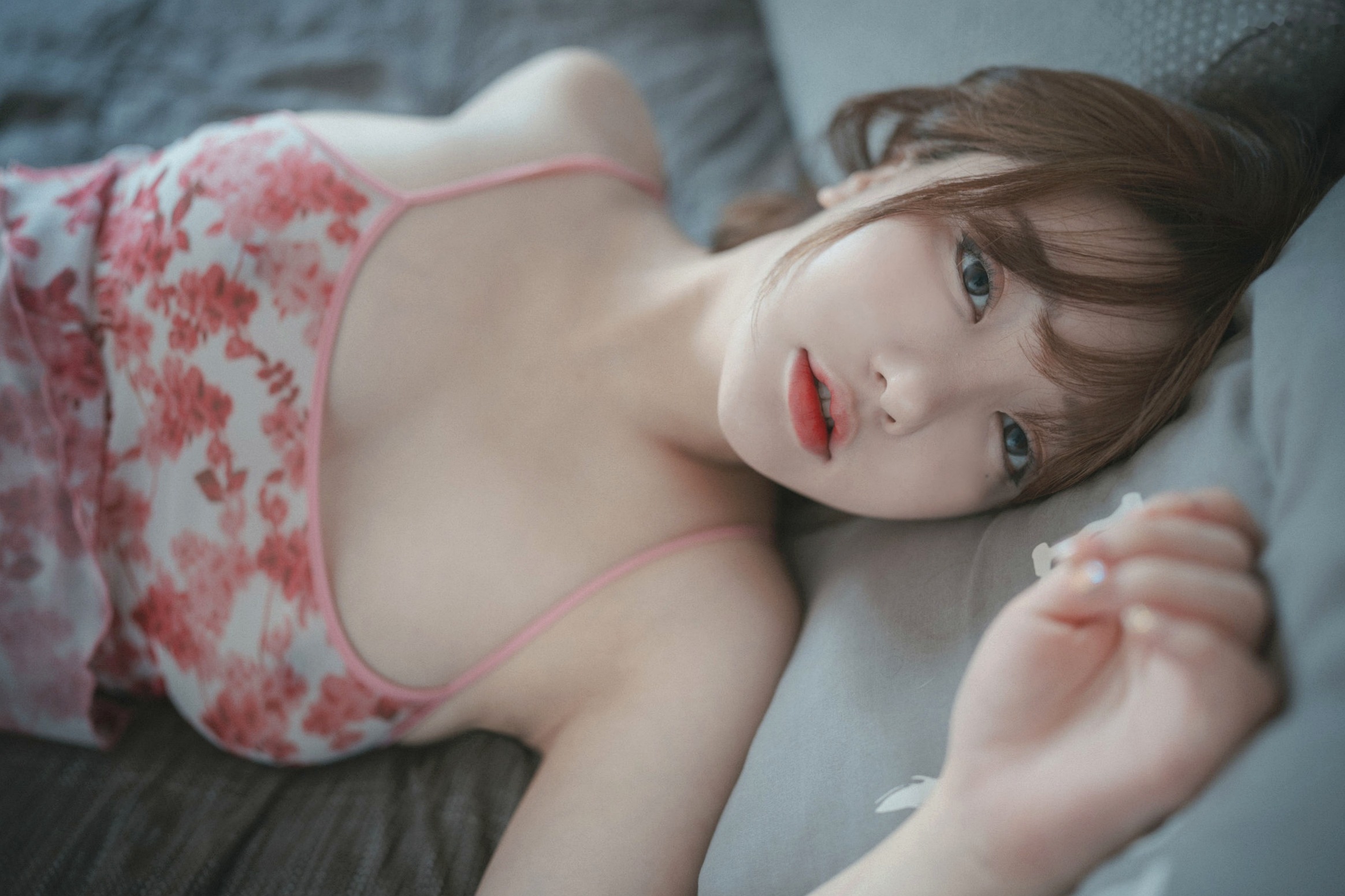 Gallery - 韩国美女孙乐乐Son YeEun居家度假写真，性感内衣诱惑，私房照展现极致傲人曲线韩国性感内衣私房照诱惑 女神私房照_秀色女神 - image 9