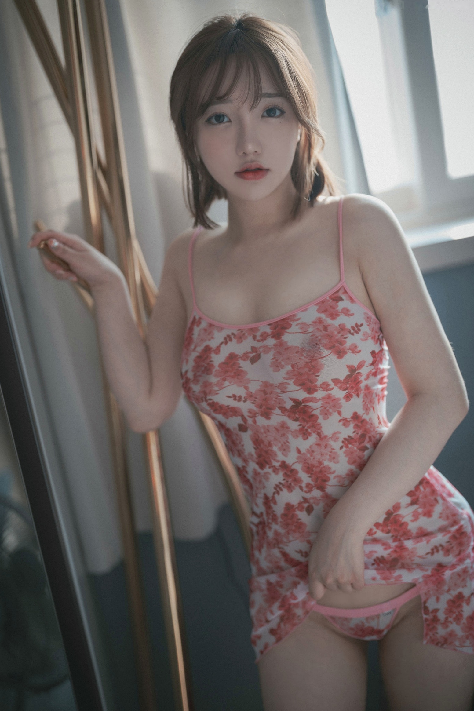 Gallery - 韩国美女孙乐乐Son YeEun居家度假写真，性感内衣诱惑，私房照展现极致傲人曲线韩国性感内衣私房照诱惑 女神私房照_秀色女神 - image 24