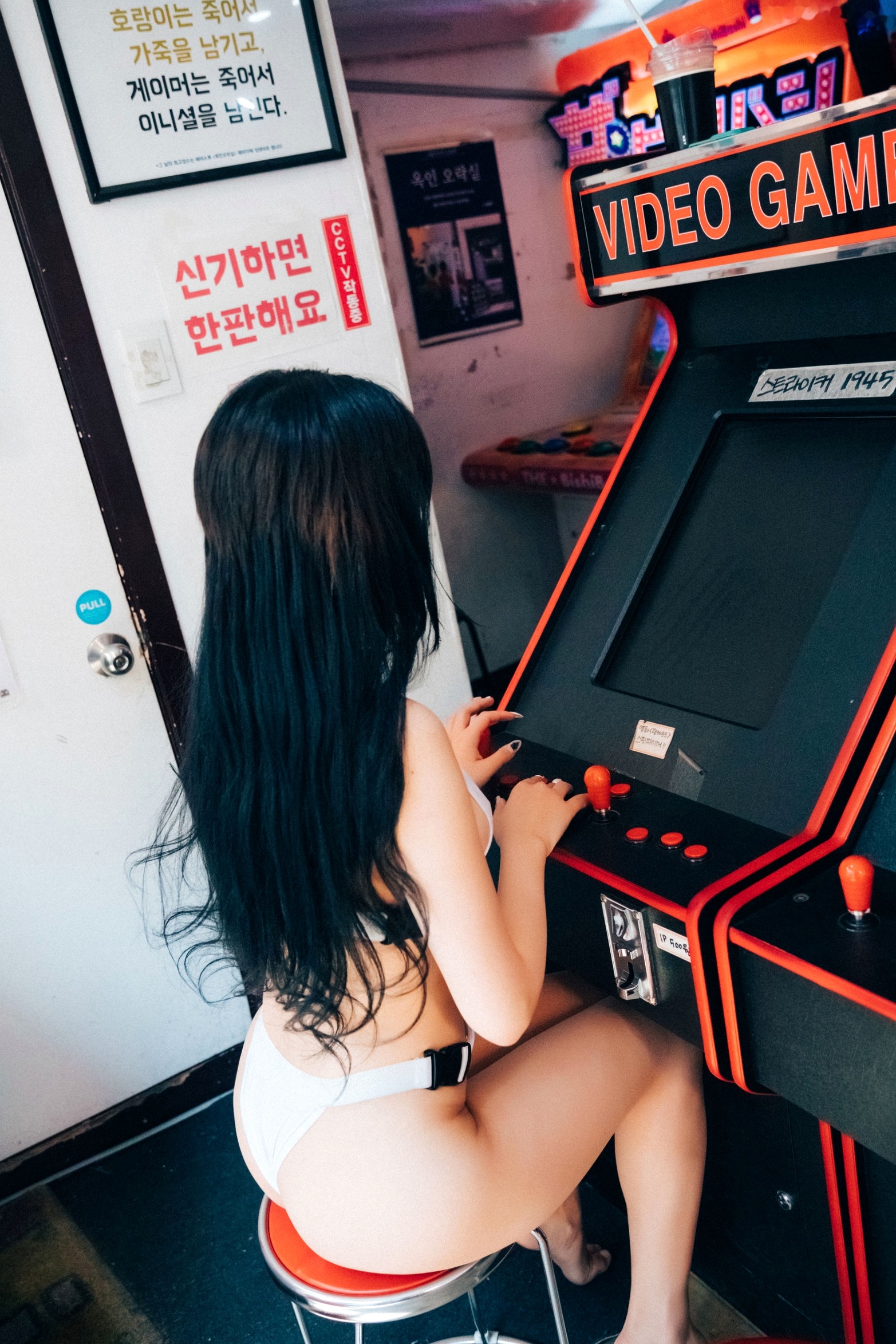 Gallery - 韩国美女琪雅Zia街机厅私房写真，修身连体衣展现撩人曲线，清纯少女的性感诱惑套图性感韩国尤物私房照诱惑 女神私房照_秀色女神 - image 2