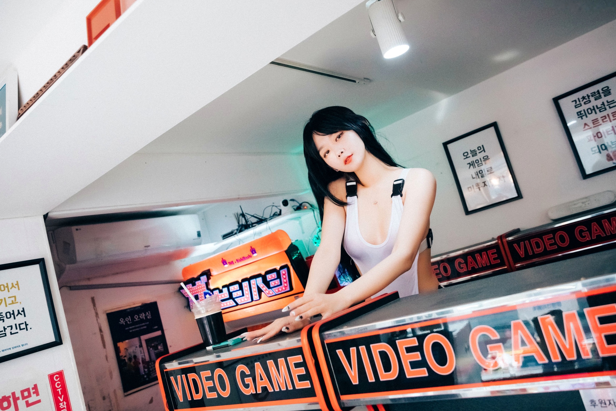 Gallery - 韩国美女琪雅Zia街机厅私房写真，修身连体衣展现撩人曲线，清纯少女的性感诱惑套图性感韩国尤物私房照诱惑 女神私房照_秀色女神 - image 3