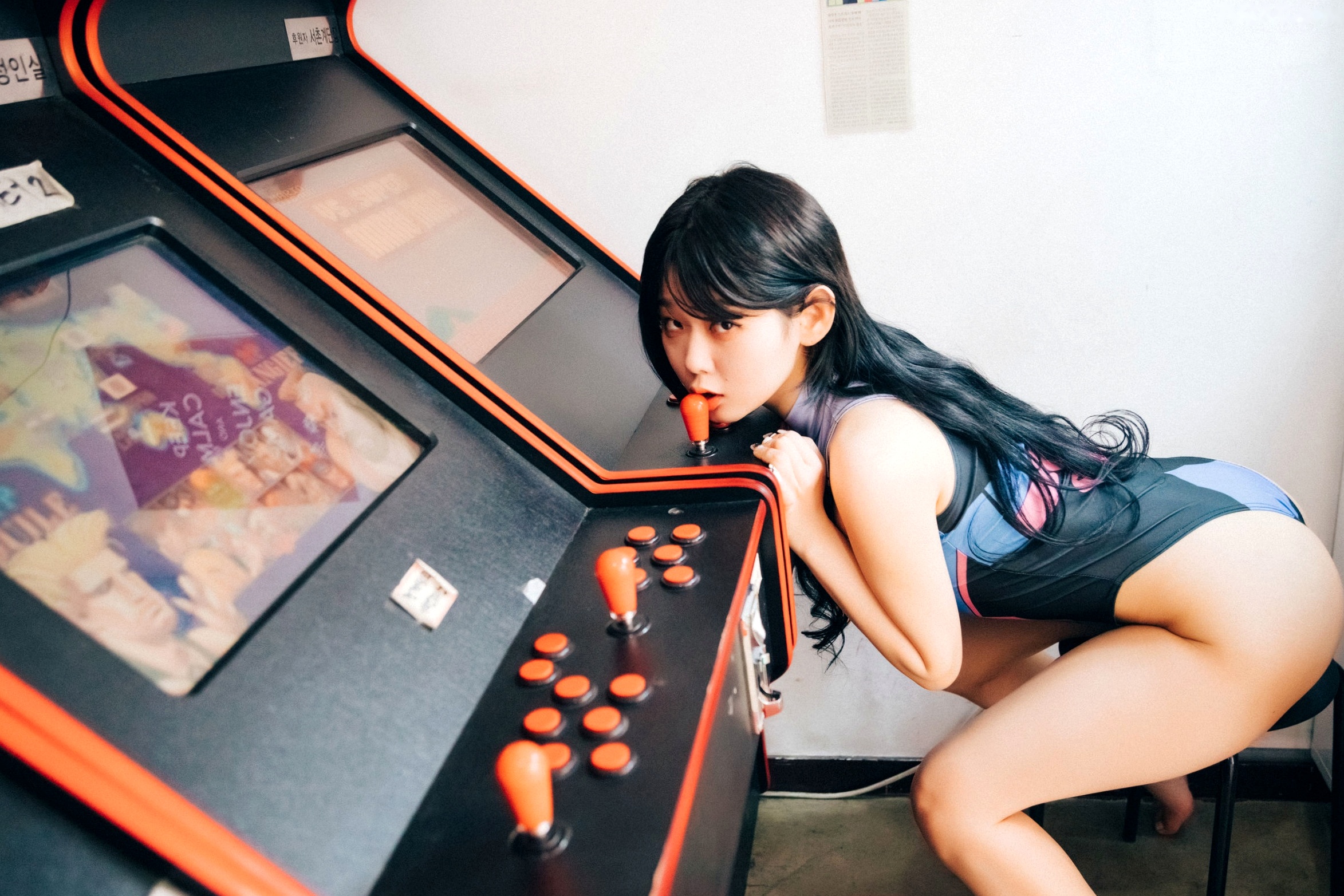 Gallery - 韩国美女琪雅Zia街机厅私房写真，修身连体衣展现撩人曲线，清纯少女的性感诱惑套图性感韩国尤物私房照诱惑 女神私房照_秀色女神 - image 48