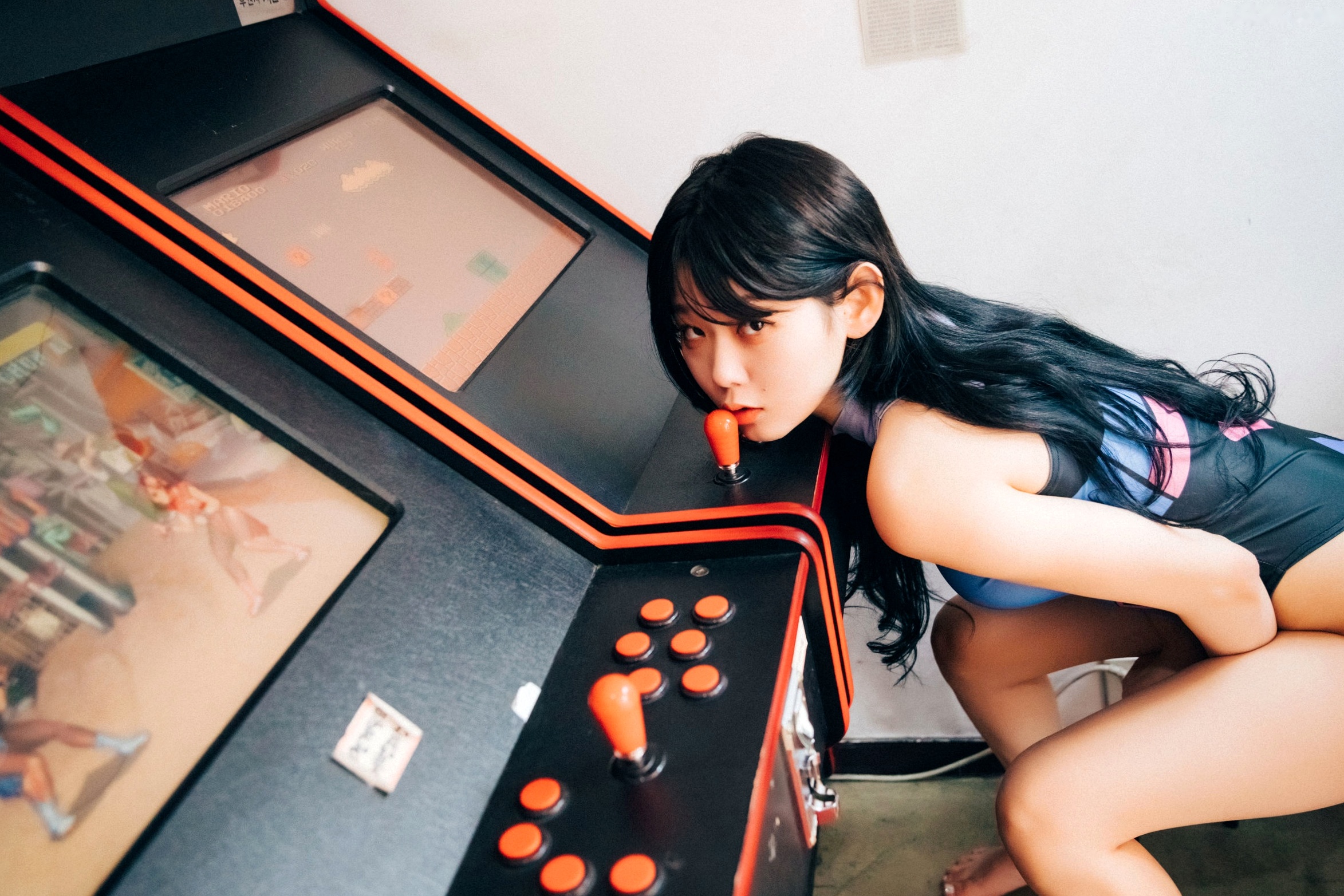 Gallery - 韩国美女琪雅Zia街机厅私房写真，修身连体衣展现撩人曲线，清纯少女的性感诱惑套图性感韩国尤物私房照诱惑 女神私房照_秀色女神 - image 49