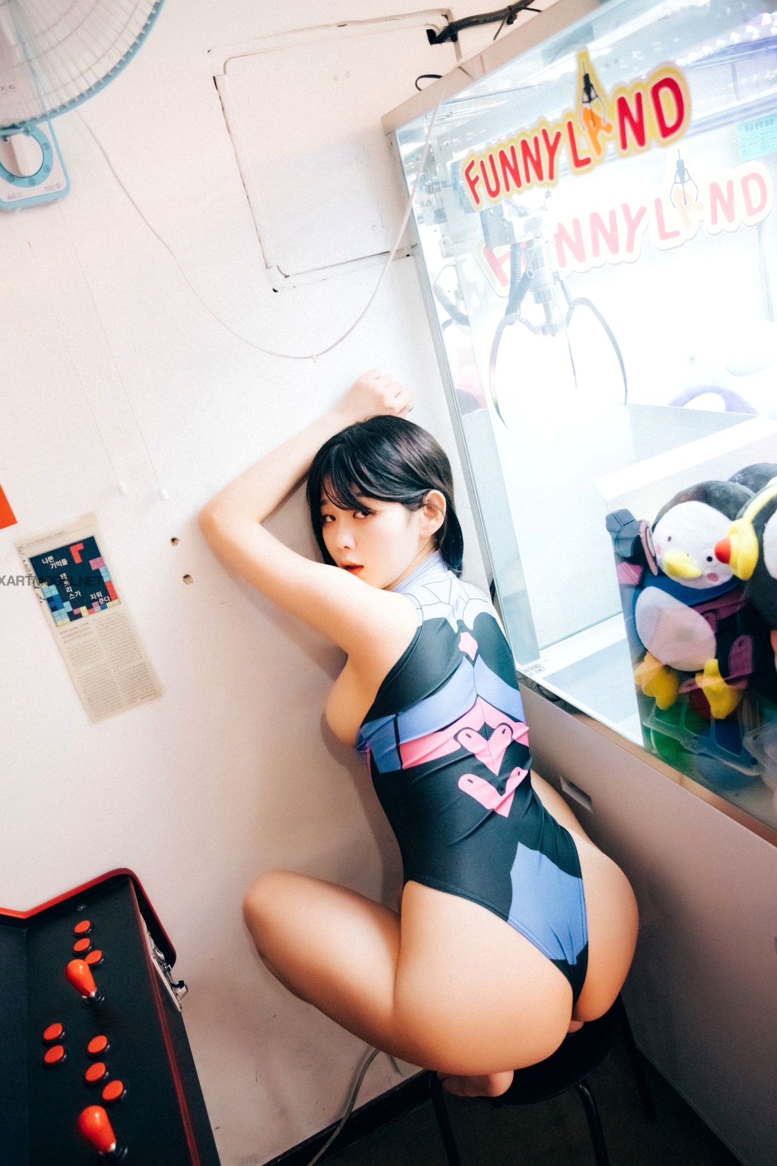 Gallery - 韩国美女琪雅Zia街机厅私房写真，修身连体衣展现撩人曲线，清纯少女的性感诱惑套图性感韩国尤物私房照诱惑 女神私房照_秀色女神 - image 59