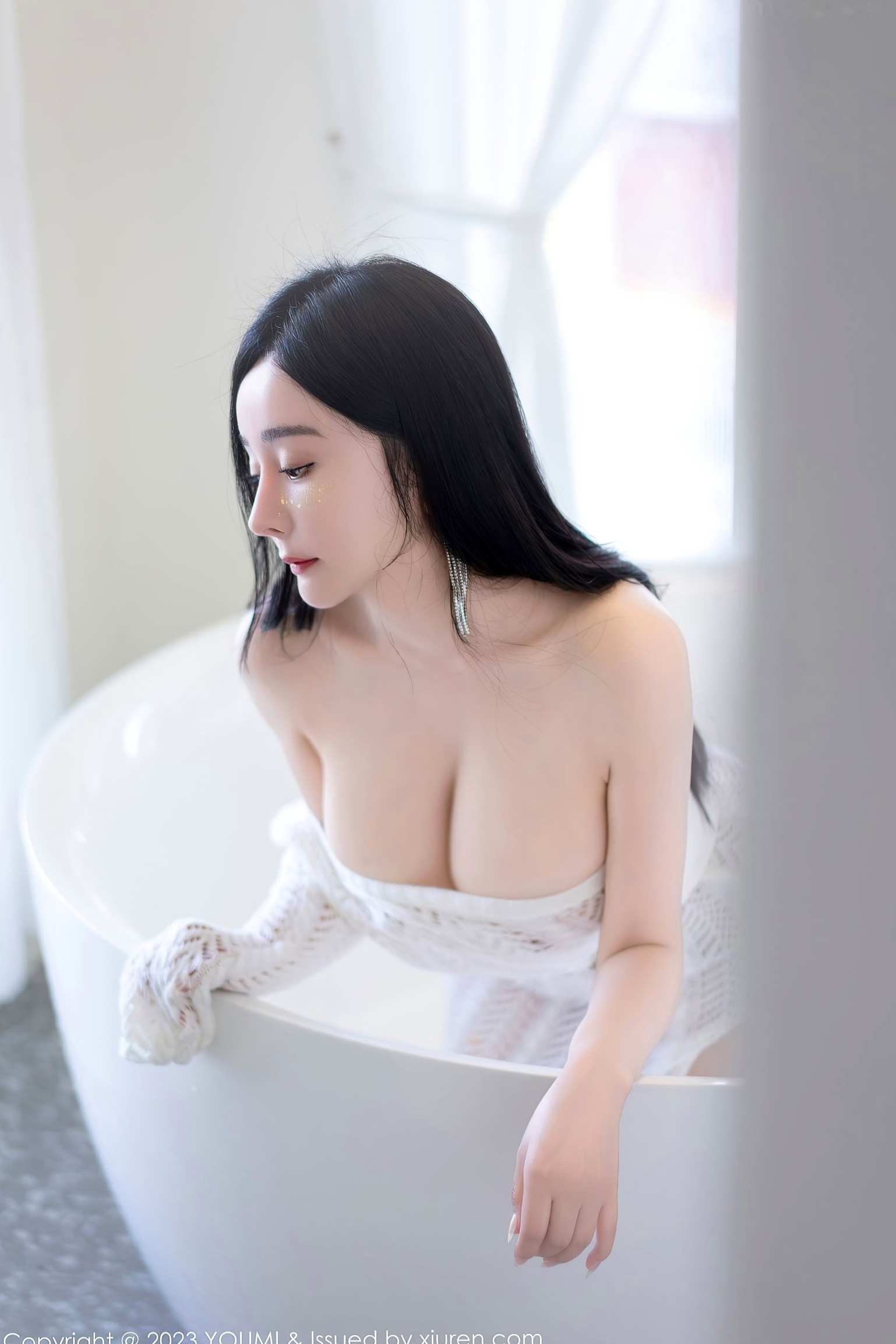 Gallery - YouMi尤蜜荟 - Chiness Model -允尔-白色镂空连衣裙泳池湿身写真，身材饱满气质冷艳，极致性感尤物撩人时刻性感尤蜜荟 - Chiness Model 泳池湿身尤物 女神私房照_秀色女神 - image 42