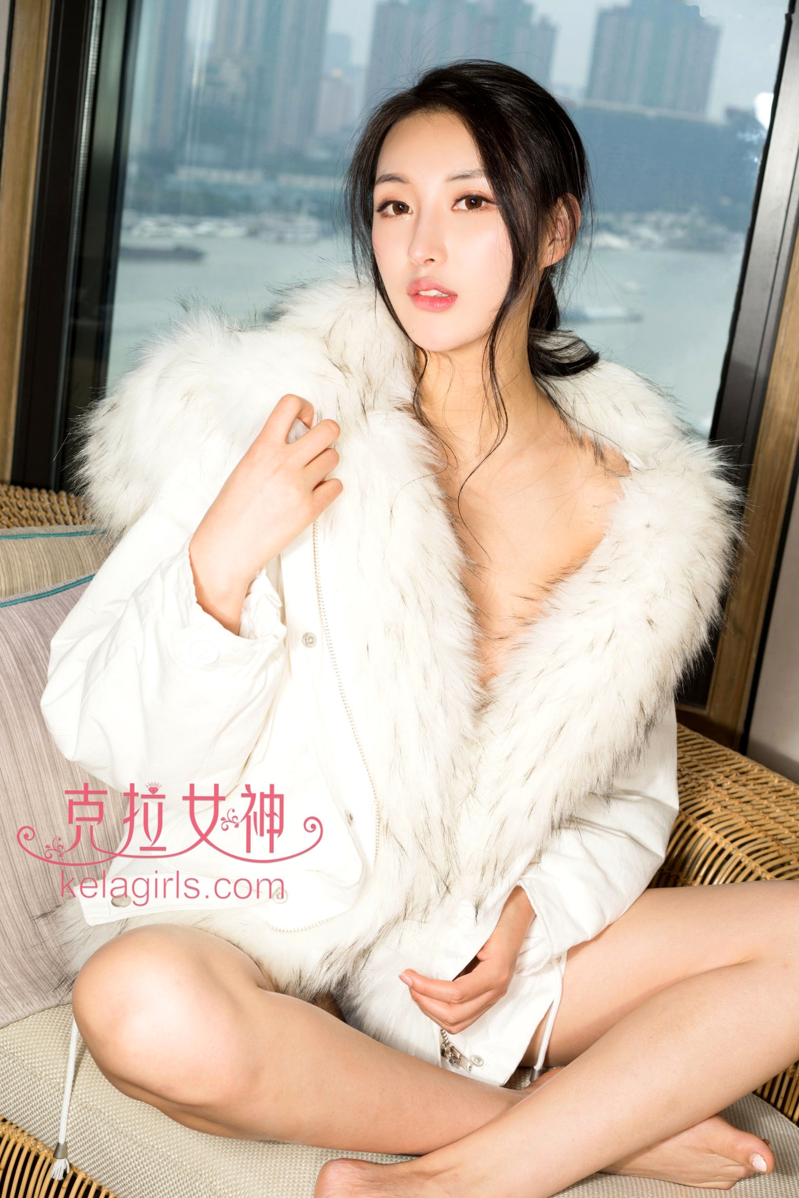 Gallery - KelaGirls克拉女神-2018.03.08-璇子-《北极与赤道》-冬日室内极致性感私房写真，毛领羽绒服内的撩人诱惑，尽展傲人身材性感诱惑私房照克拉女神 女神私房照_秀色女神 - image 3