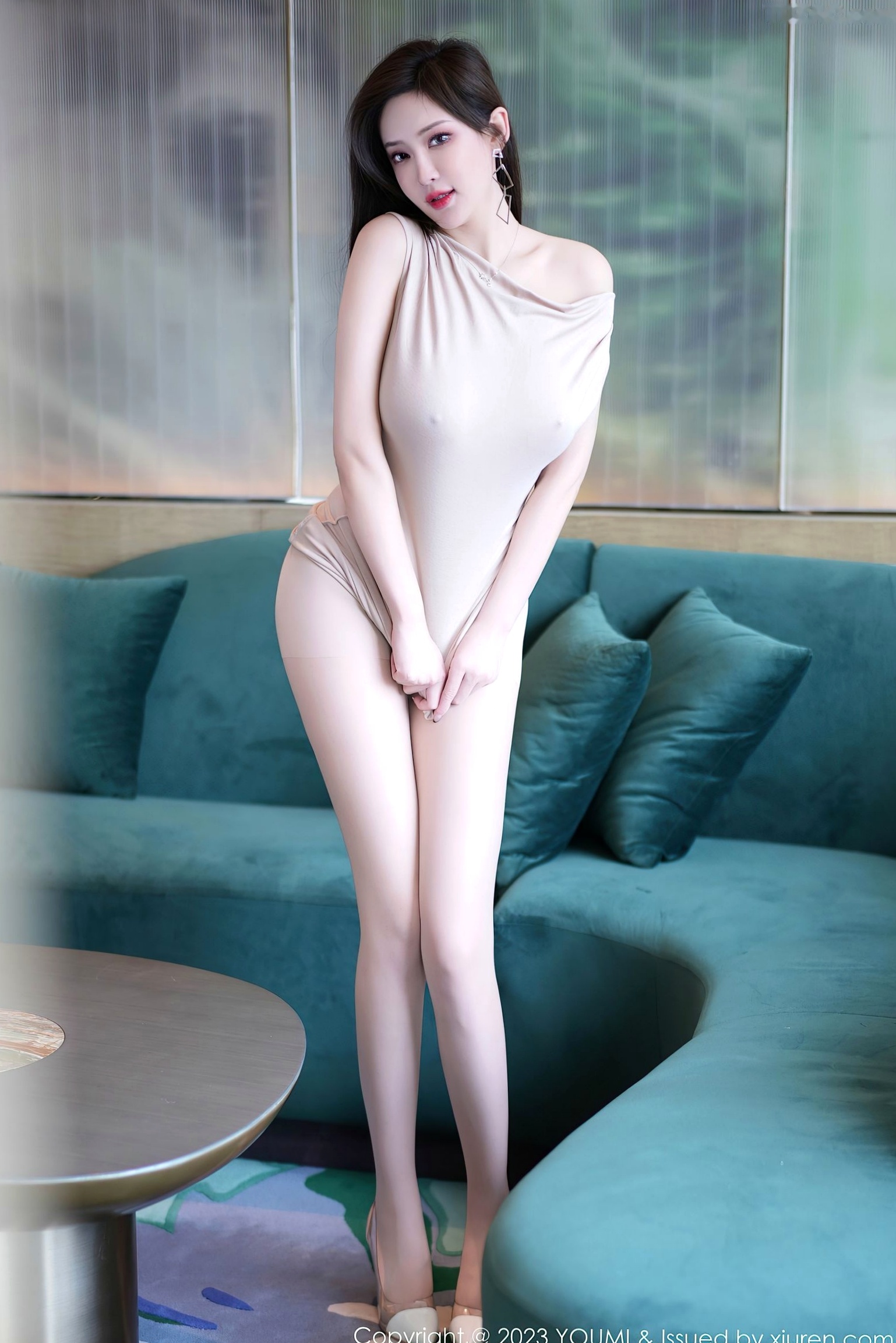Gallery - YouMi尤蜜荟 - Chiness Model -957-Carol周妍希：杏色露肩裙温婉知性，透肉丝袜尽显美腿曲线，极致诱惑私房写真性感丝袜尤蜜荟 - Chiness Model 私房照女神 女神私房照_秀色女神 - image 9