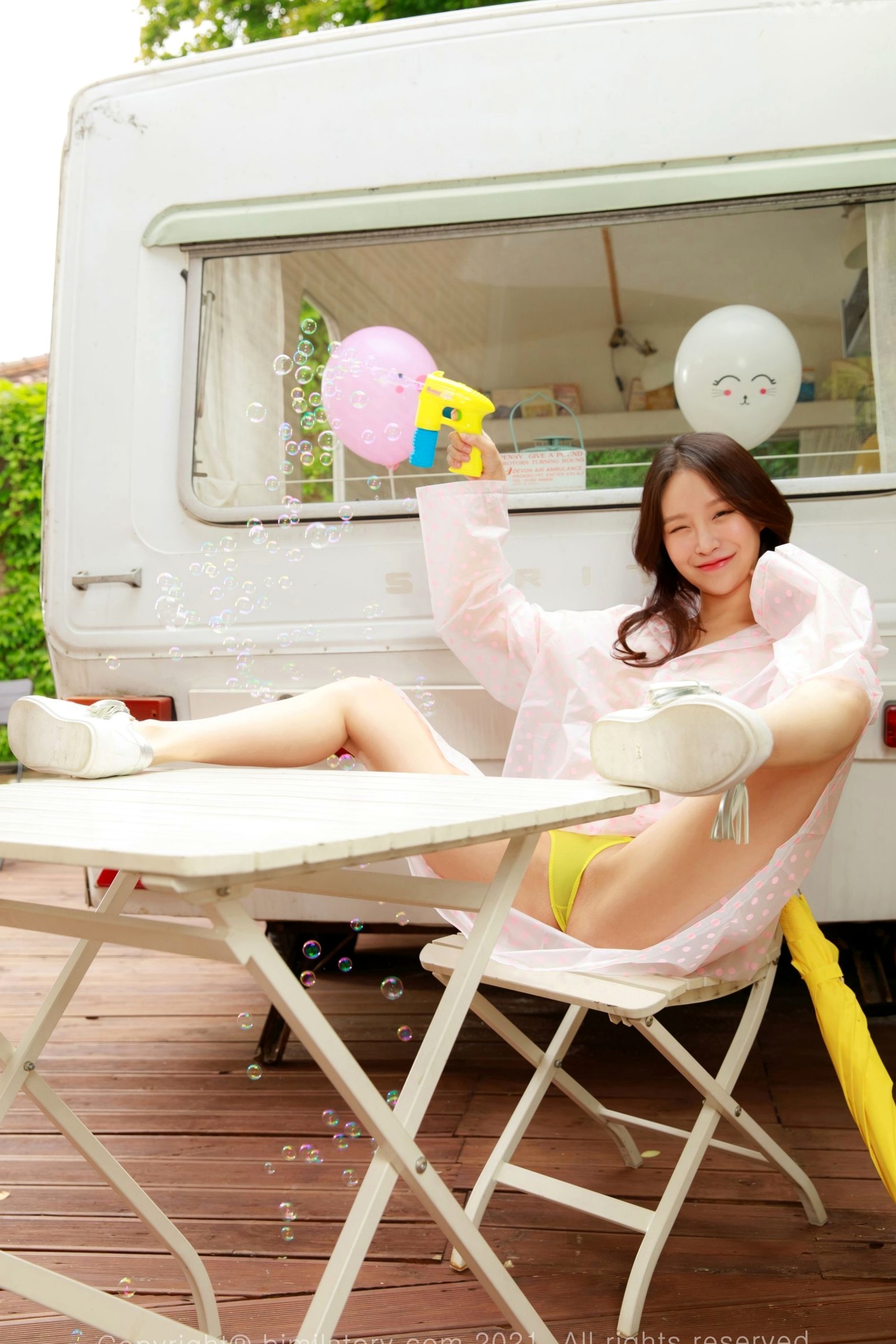 Gallery - 韩国美女Leesul-雨后户外写真，透视雨衣诱惑与清纯俏皮，房车旁的泡泡午休时间-Bimilstory Vol.04韩国户外诱惑清纯比基尼 女神私房照_秀色女神 - image 3