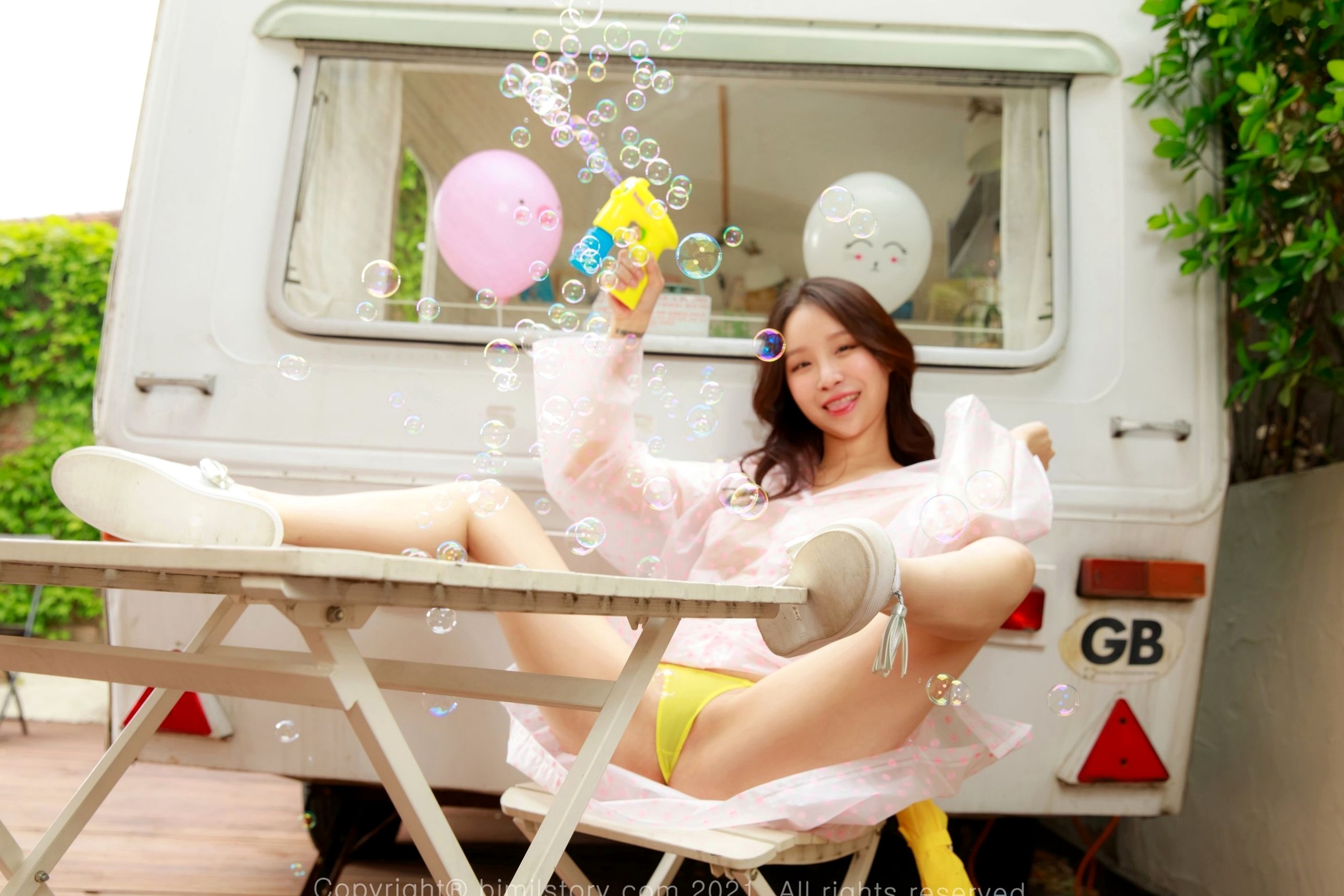 Gallery - 韩国美女Leesul-雨后户外写真，透视雨衣诱惑与清纯俏皮，房车旁的泡泡午休时间-Bimilstory Vol.04韩国户外诱惑清纯比基尼 女神私房照_秀色女神 - image 6