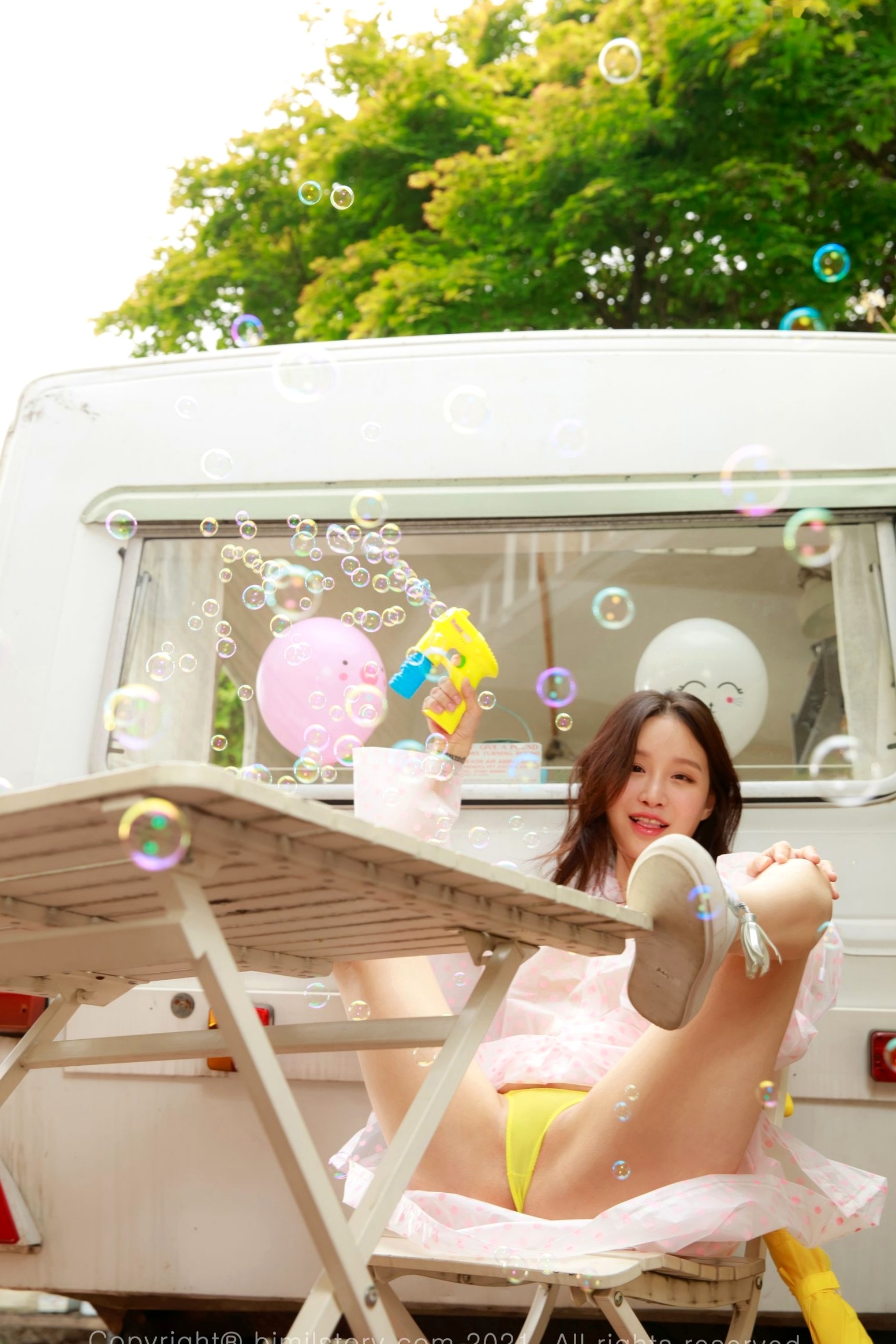 Gallery - 韩国美女Leesul-雨后户外写真，透视雨衣诱惑与清纯俏皮，房车旁的泡泡午休时间-Bimilstory Vol.04韩国户外诱惑清纯比基尼 女神私房照_秀色女神 - image 13