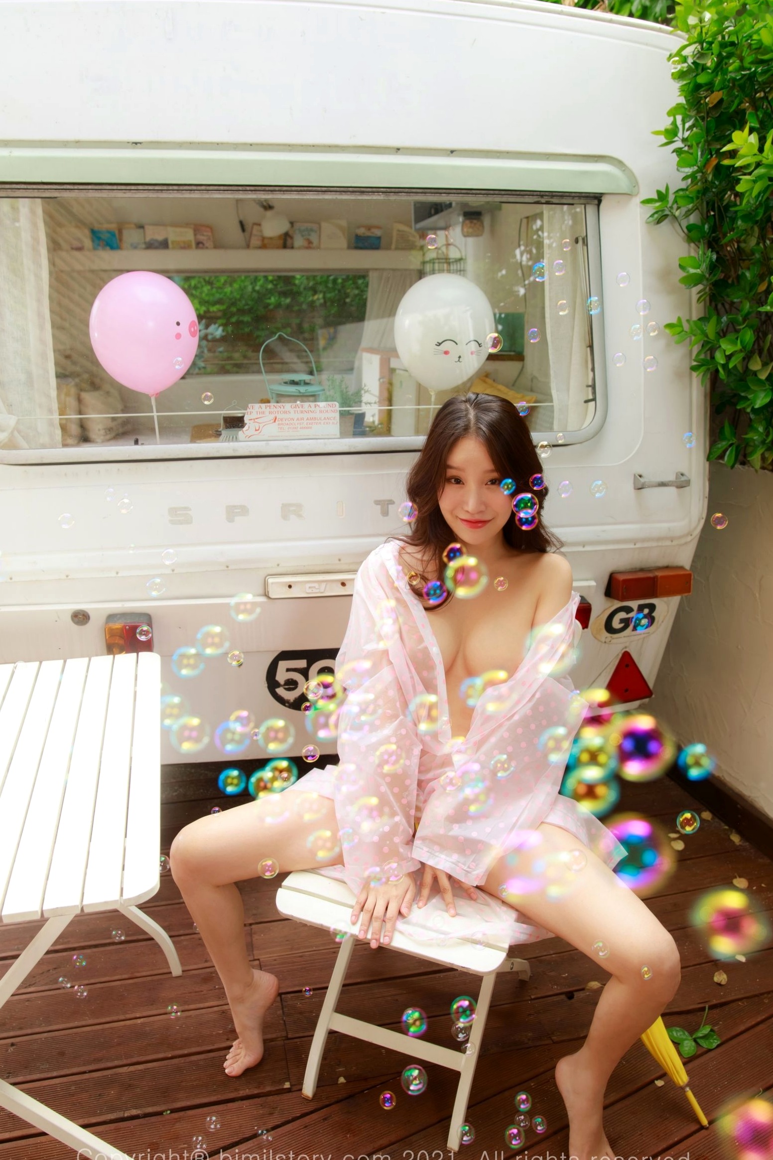 Gallery - 韩国美女Leesul-雨后户外写真，透视雨衣诱惑与清纯俏皮，房车旁的泡泡午休时间-Bimilstory Vol.04韩国户外诱惑清纯比基尼 女神私房照_秀色女神 - image 38