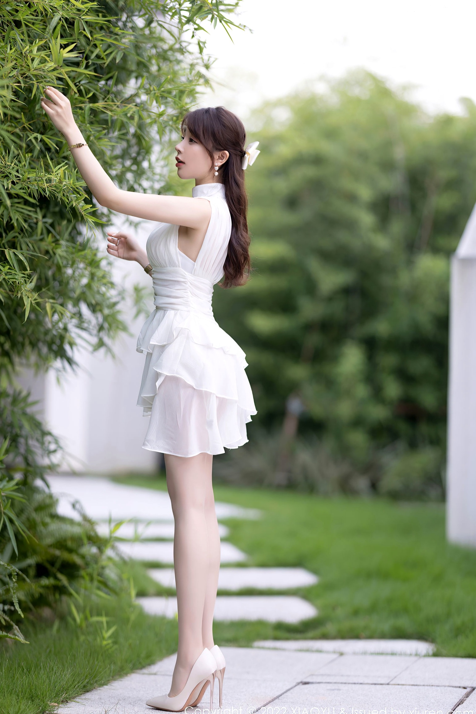Gallery - XiaoYu语画界 - Painting World -徐莉芝：纯欲白裙私房写真，极致修长美腿，尽显优雅性感诱惑语画界 - Painting World 性感私房照美腿诱惑气质 女神私房照_秀色女神 - image 2