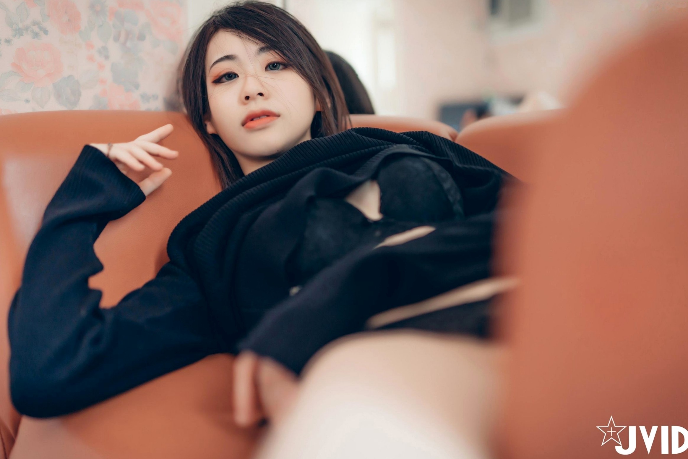 Gallery - JVID-阿黎-空灵系怪奇美少女：极品骨感身材，精美室内私房写真，气质冷艳诱惑，尽显女神魅力JVID骨感冷艳私房照性感 女神私房照_秀色女神 - image 5