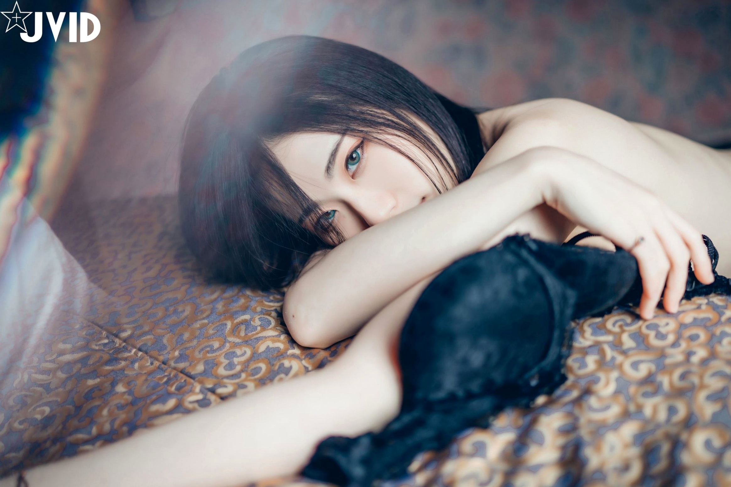 Gallery - JVID-阿黎-空灵系怪奇美少女：极品骨感身材，精美室内私房写真，气质冷艳诱惑，尽显女神魅力JVID骨感冷艳私房照性感 女神私房照_秀色女神 - image 25