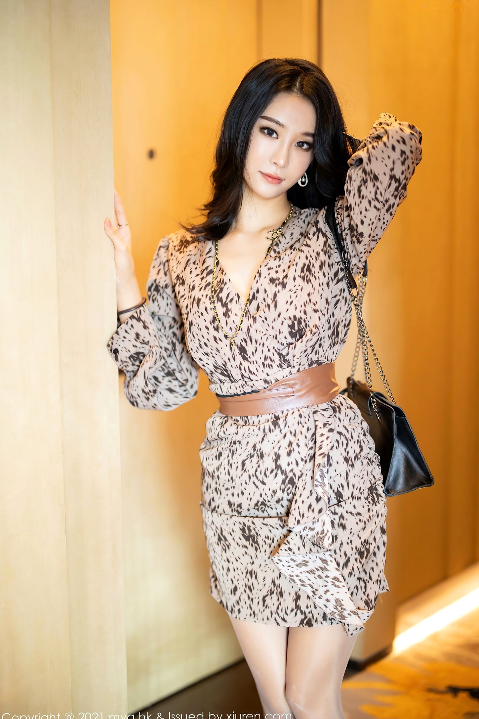 Gallery - MyGirl美媛馆-532-蓝夏Akasha-江浙沪旅拍私房大片 豹纹衬衫蕾丝内衣肉丝 气质御姐极致诱惑写真美媛馆性感私房照丝袜诱惑 女神私房照_秀色女神 - image 1