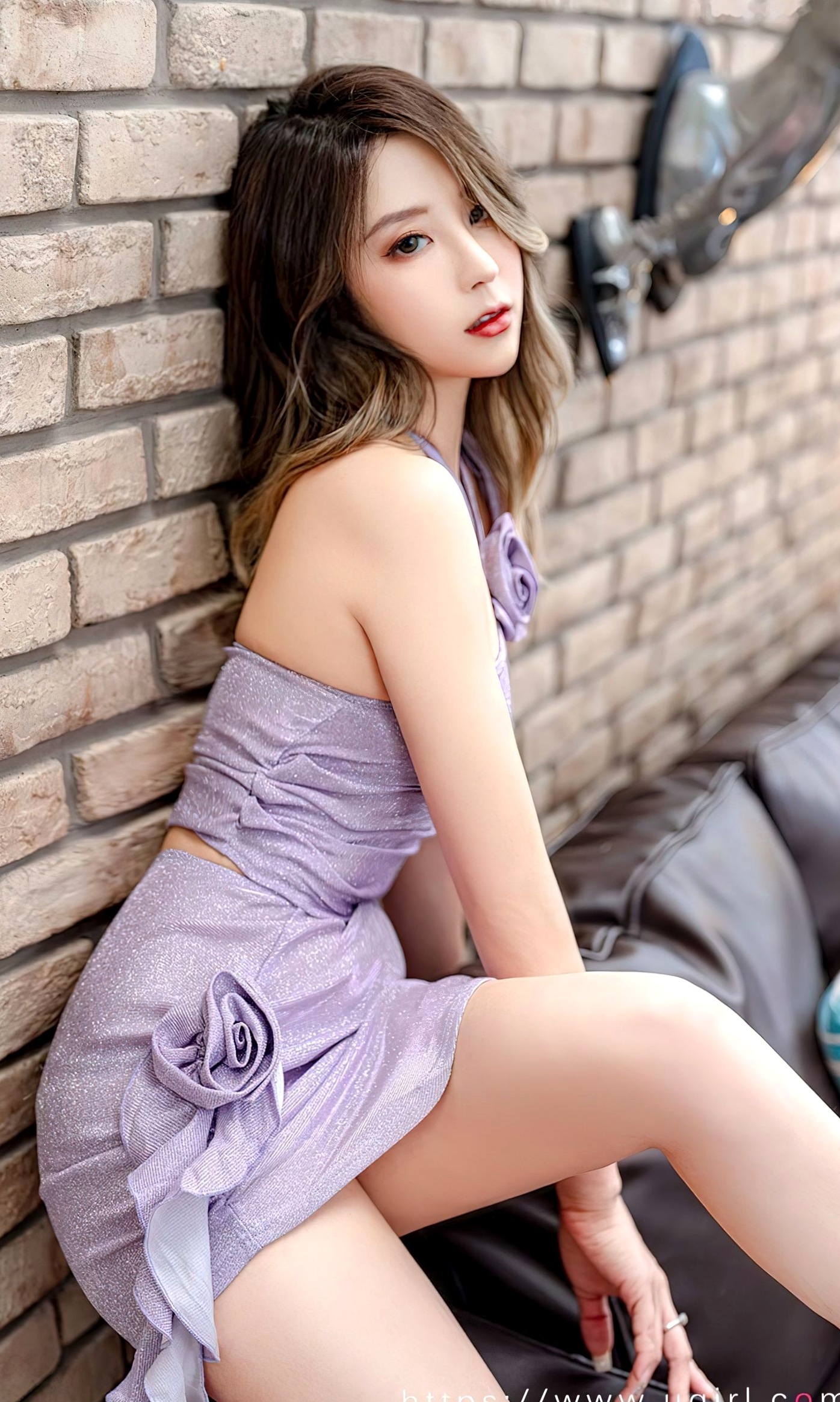 Gallery - UGirlsApp尤果圈 - Chiness Model 筱慧《蓝花楹的幻想》极致诱惑私房摄影，紧身短裙勾勒迷人曲线爱尤物 - Love Beauty 私房照诱惑性感尤物大尺度 女神私房照_秀色女神 - image 6
