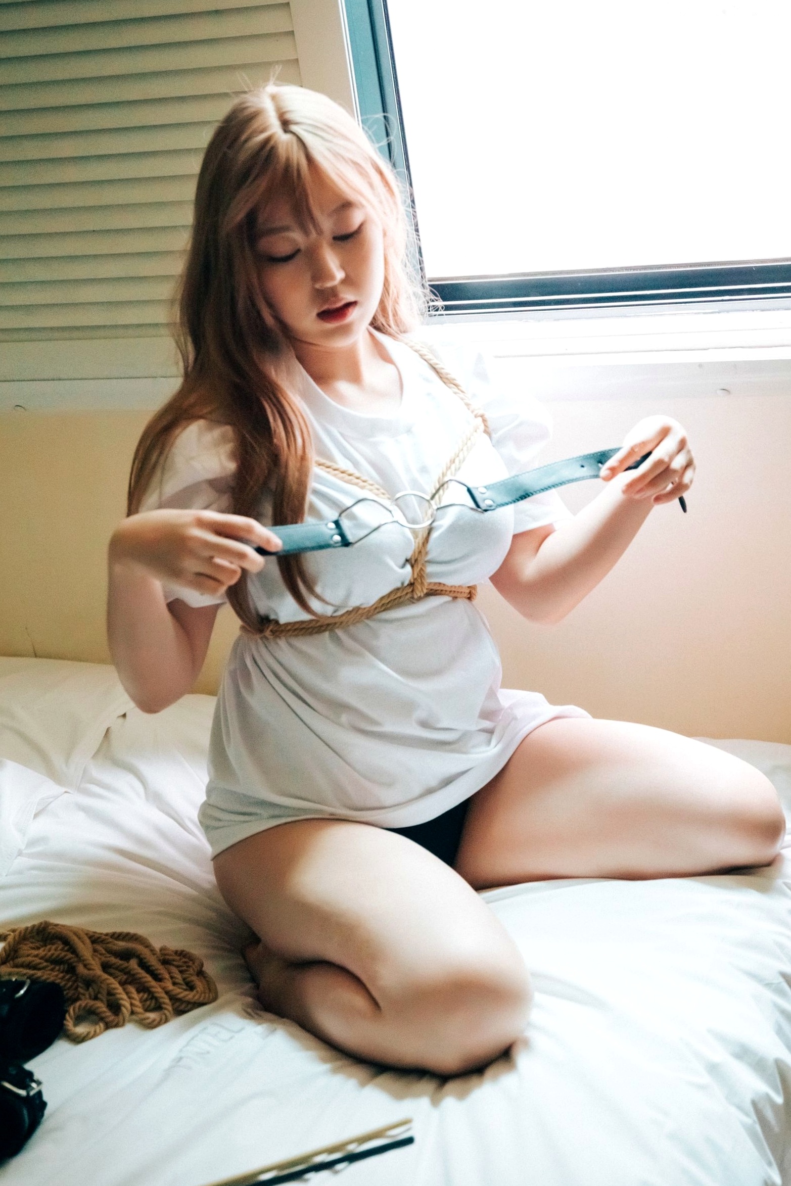Gallery - 韩国美女Mozzi私房大尺度绳缚写真：软妹化身禁欲尤物，镣铐元素演绎极致诱惑主题韩国诱惑大尺度私房照性感 女神私房照_秀色女神 - image 8