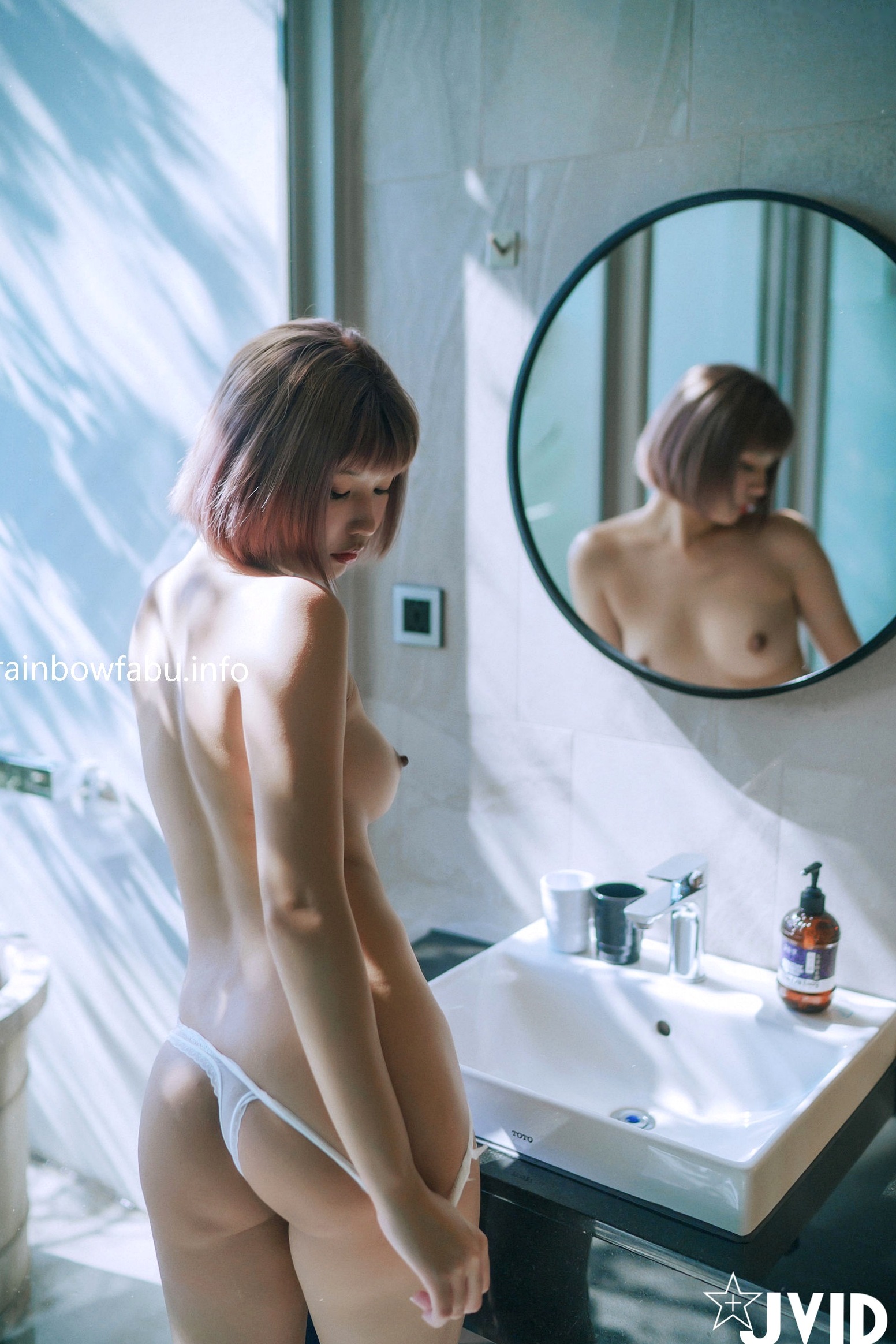 Gallery - JVID-果寶寶-未曾谋面的网恋小女友：短发私房写真，网眼诱惑、大尺度自然光影，极品纯欲诱惑JVID私房照诱惑大尺度性感 女神私房照_秀色女神 - image 31