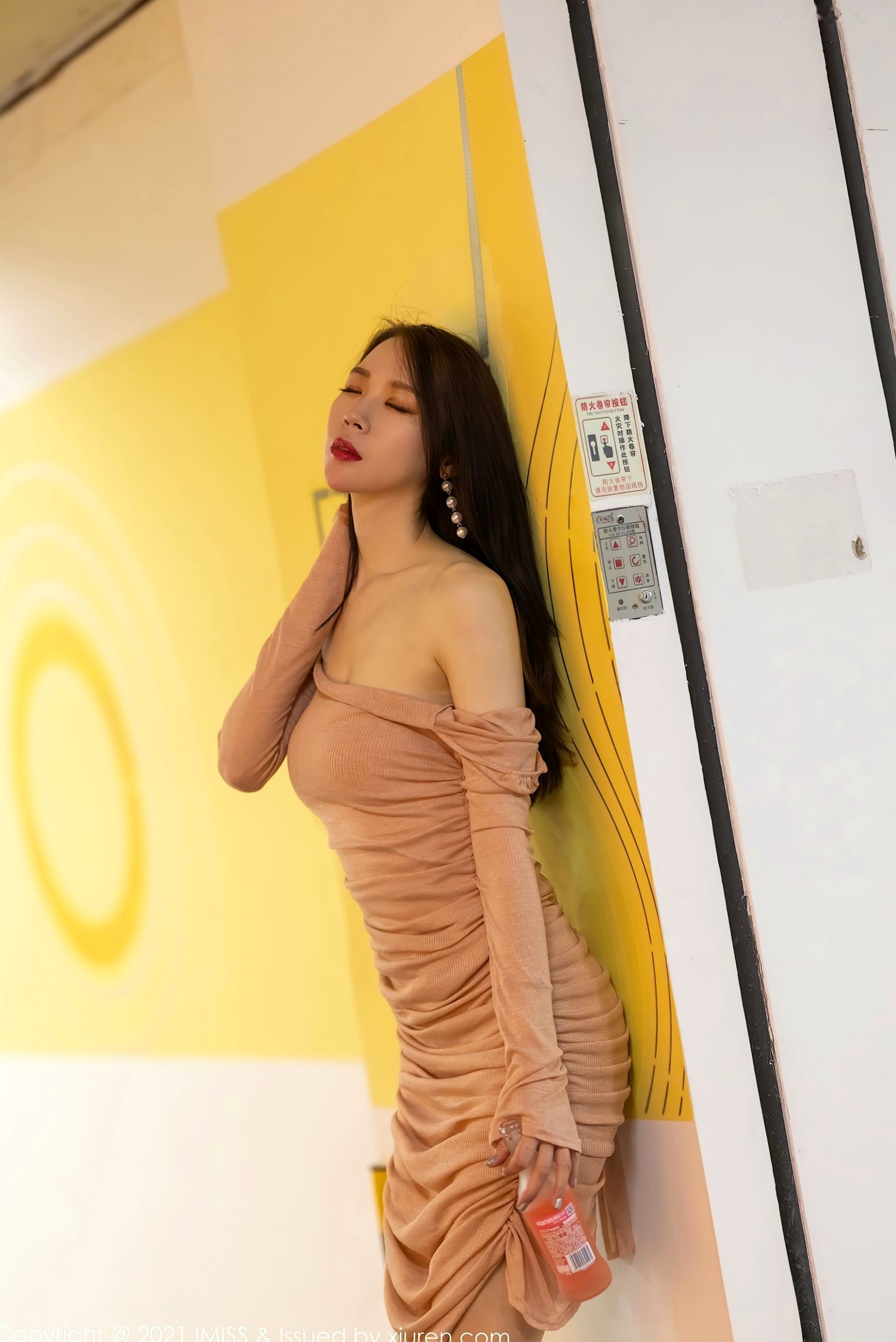Gallery - IMiss爱蜜社 - Honey Club 596期：梦心月浅粉色修身连衣裙配肤色丝袜，极致性感美腿诱惑写真爱蜜社 - Honey Club 性感丝袜美腿私房照 女神私房照_秀色女神 - image 10