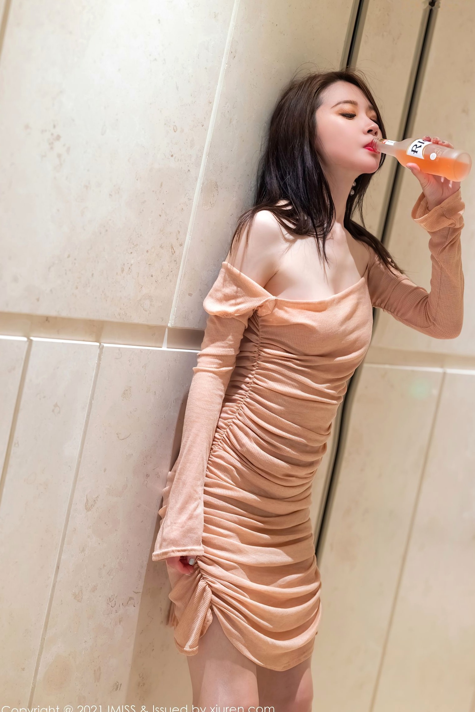 Gallery - IMiss爱蜜社 - Honey Club 596期：梦心月浅粉色修身连衣裙配肤色丝袜，极致性感美腿诱惑写真爱蜜社 - Honey Club 性感丝袜美腿私房照 女神私房照_秀色女神 - image 21