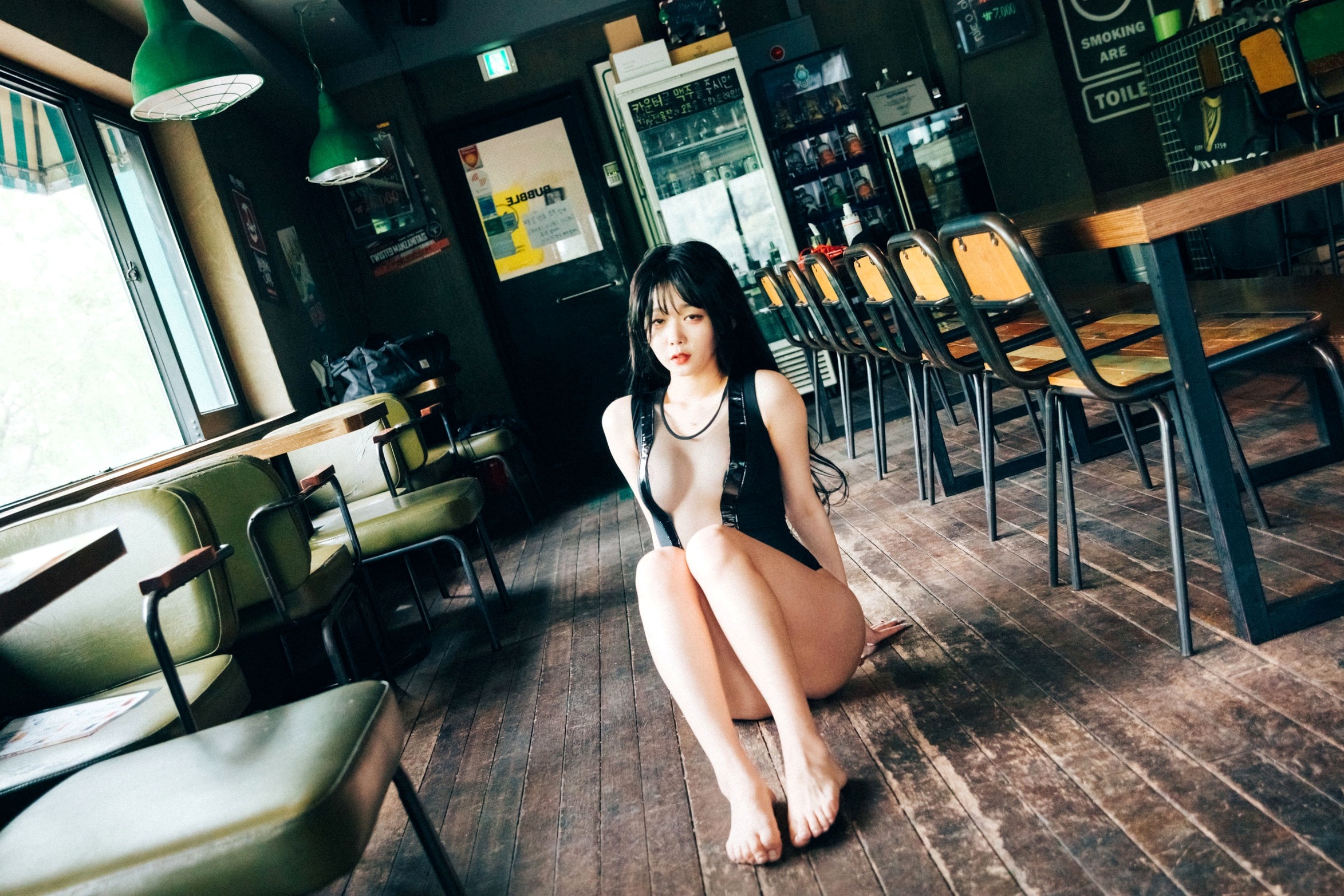 Gallery - 韩国美女琪雅Zia酒吧诱惑写真，性感蕾丝内衣制服诱惑，撩人吧台氛围感大片韩国性感诱惑丝袜私房照 女神私房照_秀色女神 - image 70