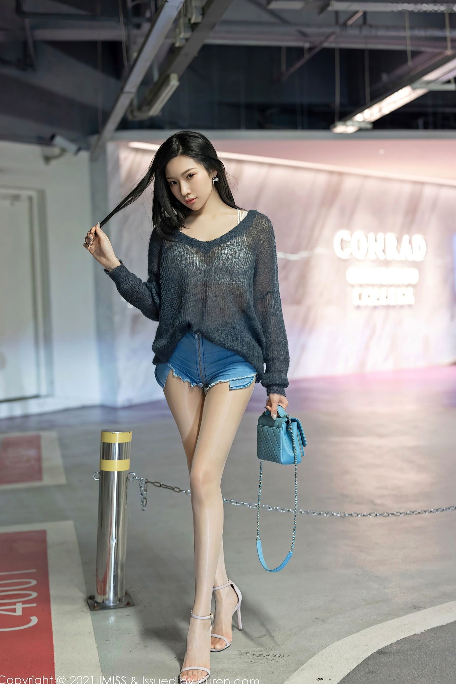Gallery - IMiss爱蜜社 - Honey Club  571期：小狐狸Kathryn居家私房写真，针织衫与牛仔热裤演绎极致诱惑曲线，无圣光高画质大片私房照性感美腿诱惑爱蜜社 - Honey Club  女神私房照_秀色女神 - image 13