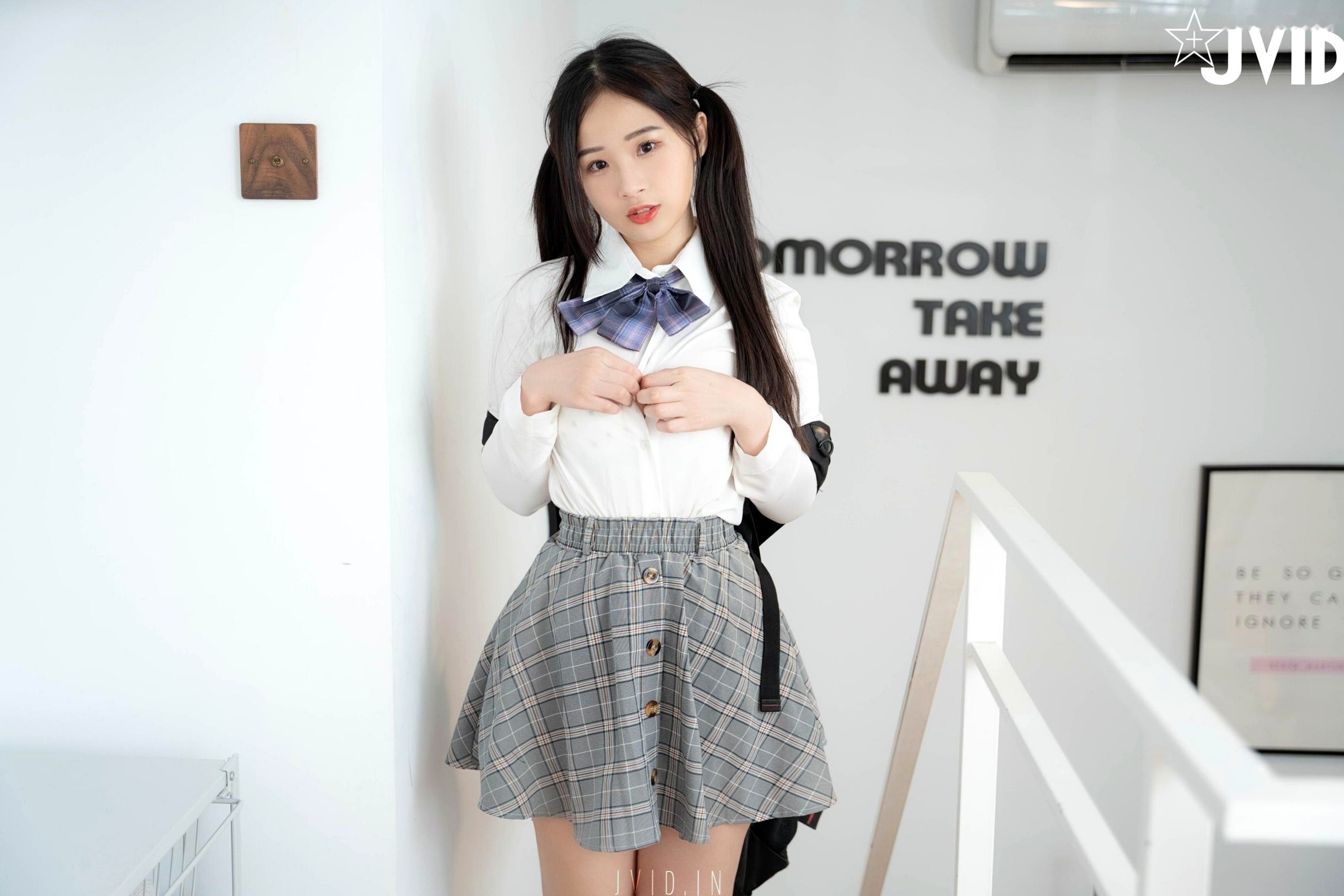 Gallery - JVID-婕咪-我喜欢在学长的胯下-穿着制服让学长插入乱操-No.615JVID 女神私房照_秀色女神 - image 1