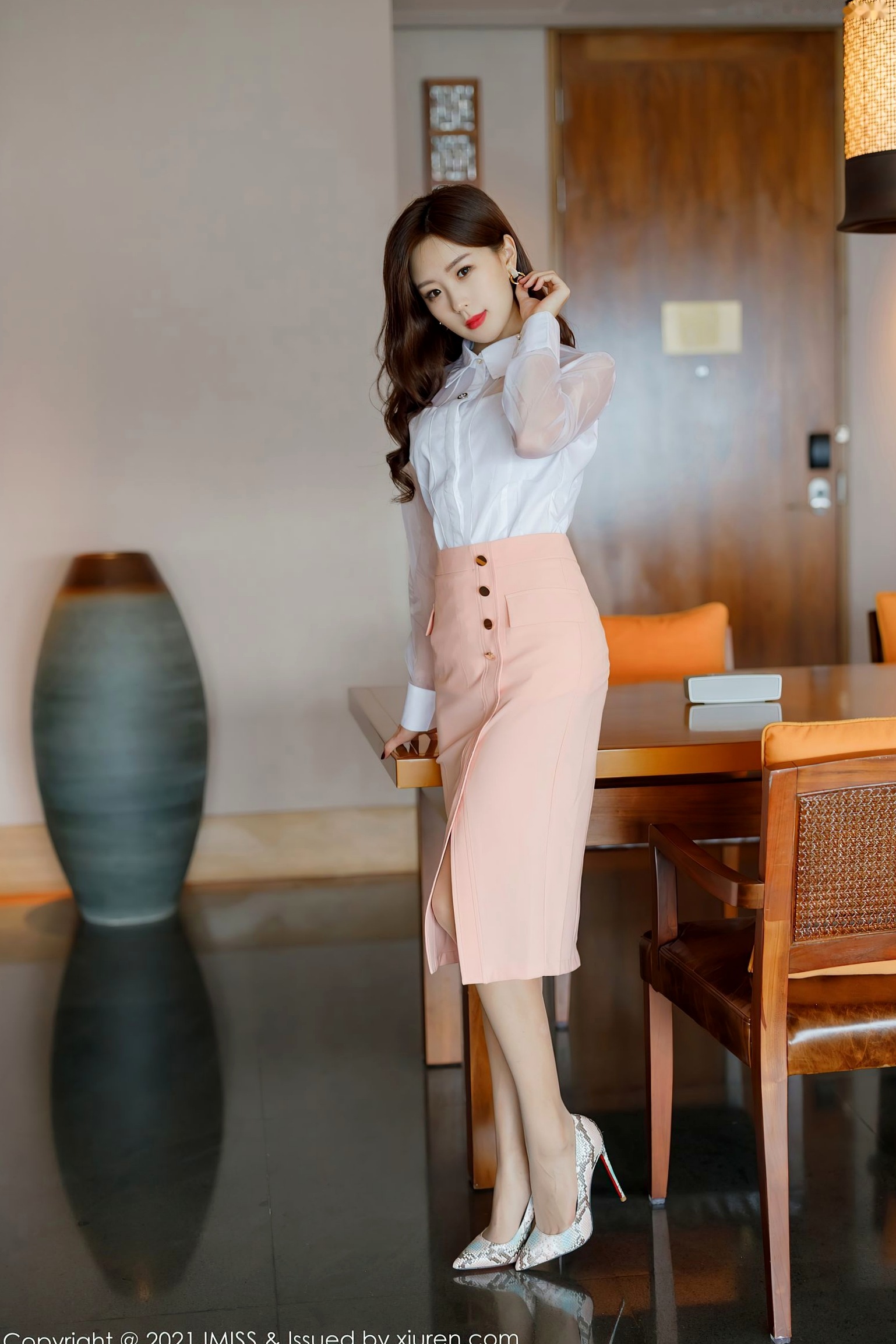 Gallery - IMiss爱蜜社 - Honey Club -544-杨紫嫣Cynthia：从优雅白衬衫粉裙到极致私房蕾丝内衣诱惑，尽显清纯御姐气质爱蜜社 - Honey Club 性感气质诱惑私房照 女神私房照_秀色女神 - image 15