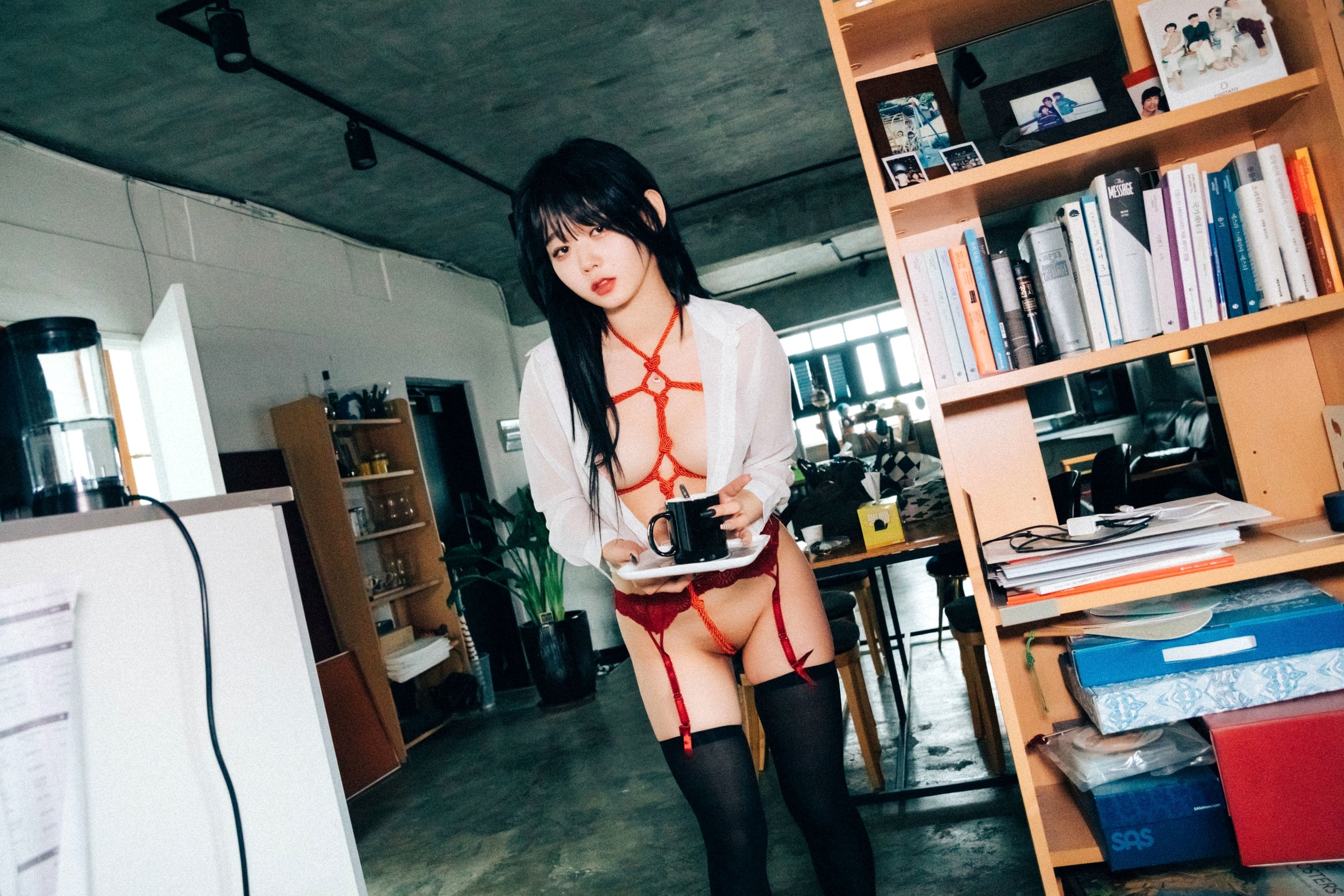 Gallery - 韩国美女琪雅Zia绳缚卷：红色蕾丝内衣搭配黑丝私房写真，极致火辣身材诱惑大尺度艺术摄影韩国性感诱惑私房照大尺度 女神私房照_秀色女神 - image 1