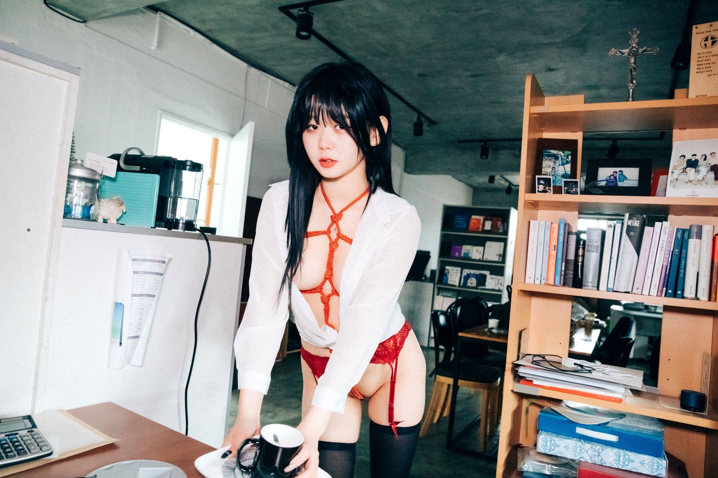 Gallery - 韩国美女琪雅Zia绳缚卷：红色蕾丝内衣搭配黑丝私房写真，极致火辣身材诱惑大尺度艺术摄影韩国性感诱惑私房照大尺度 女神私房照_秀色女神 - image 2