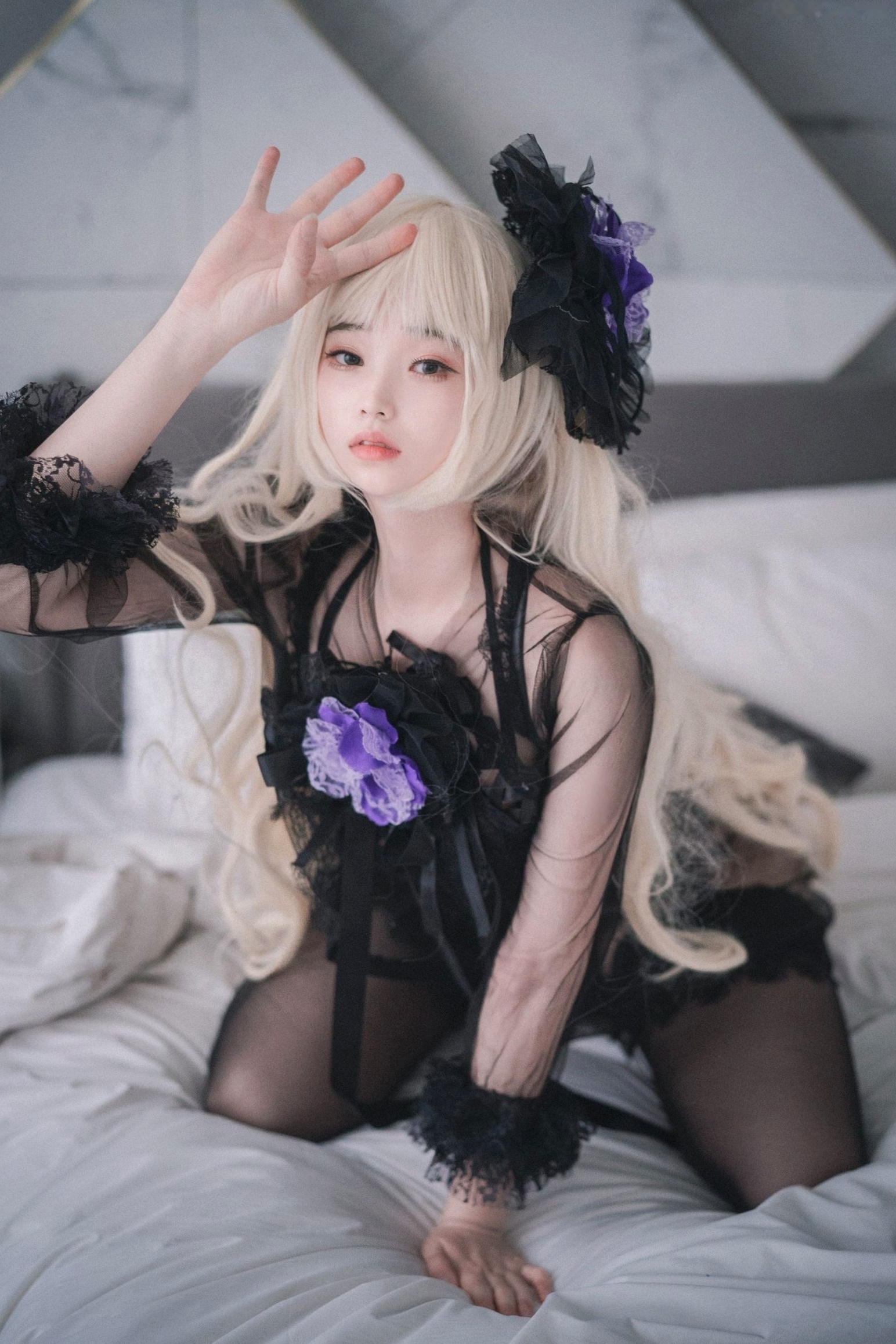 Gallery - 韩国美女Bambi斑比《命运之子》丽塔Cosplay：暗黑哥特风黑丝蕾丝内衣，精致白发造型诱惑写真韩国性感内衣黑丝角色扮演 女神私房照_秀色女神 - image 1