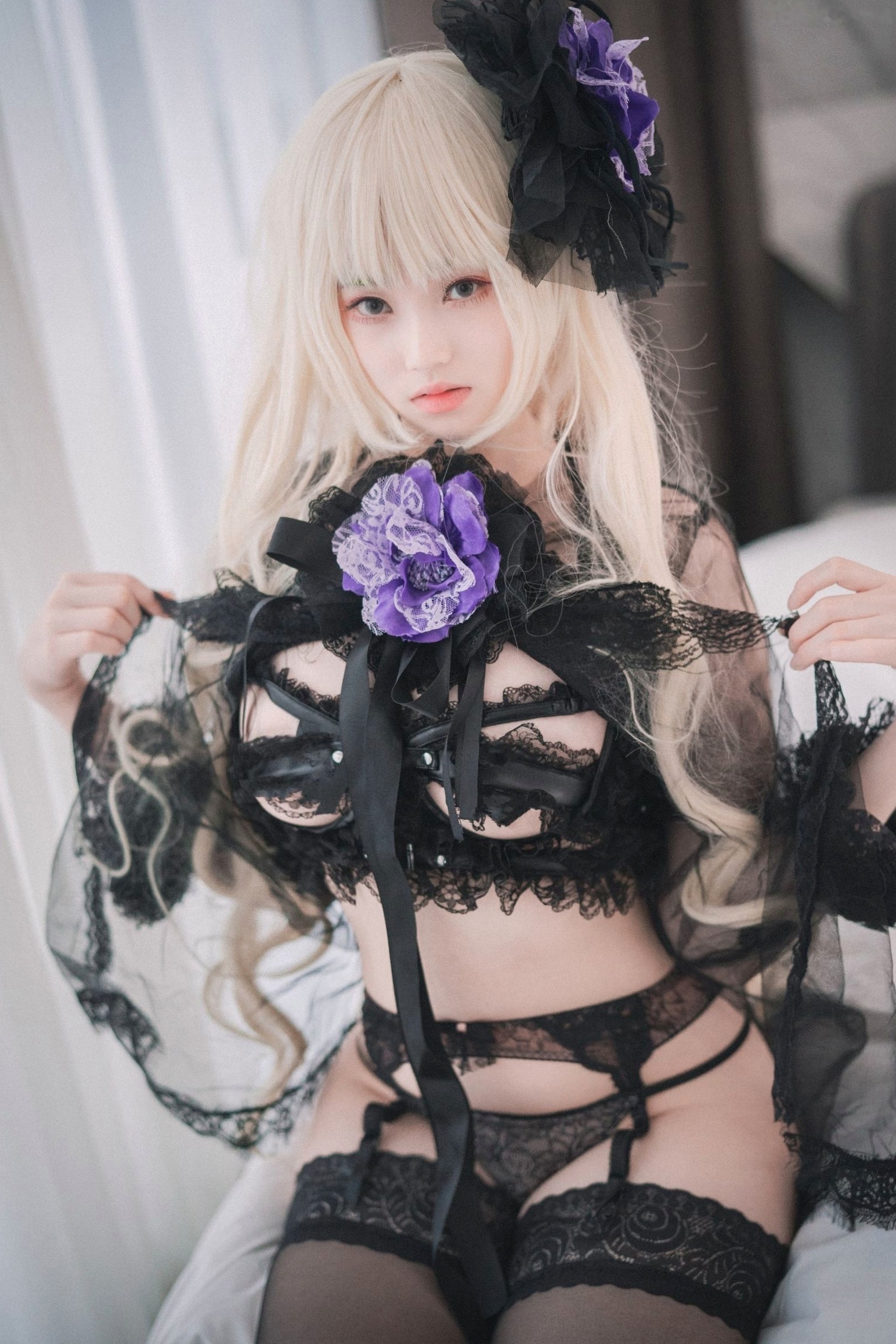 Gallery - 韩国美女Bambi斑比《命运之子》丽塔Cosplay：暗黑哥特风黑丝蕾丝内衣，精致白发造型诱惑写真韩国性感内衣黑丝角色扮演 女神私房照_秀色女神 - image 31