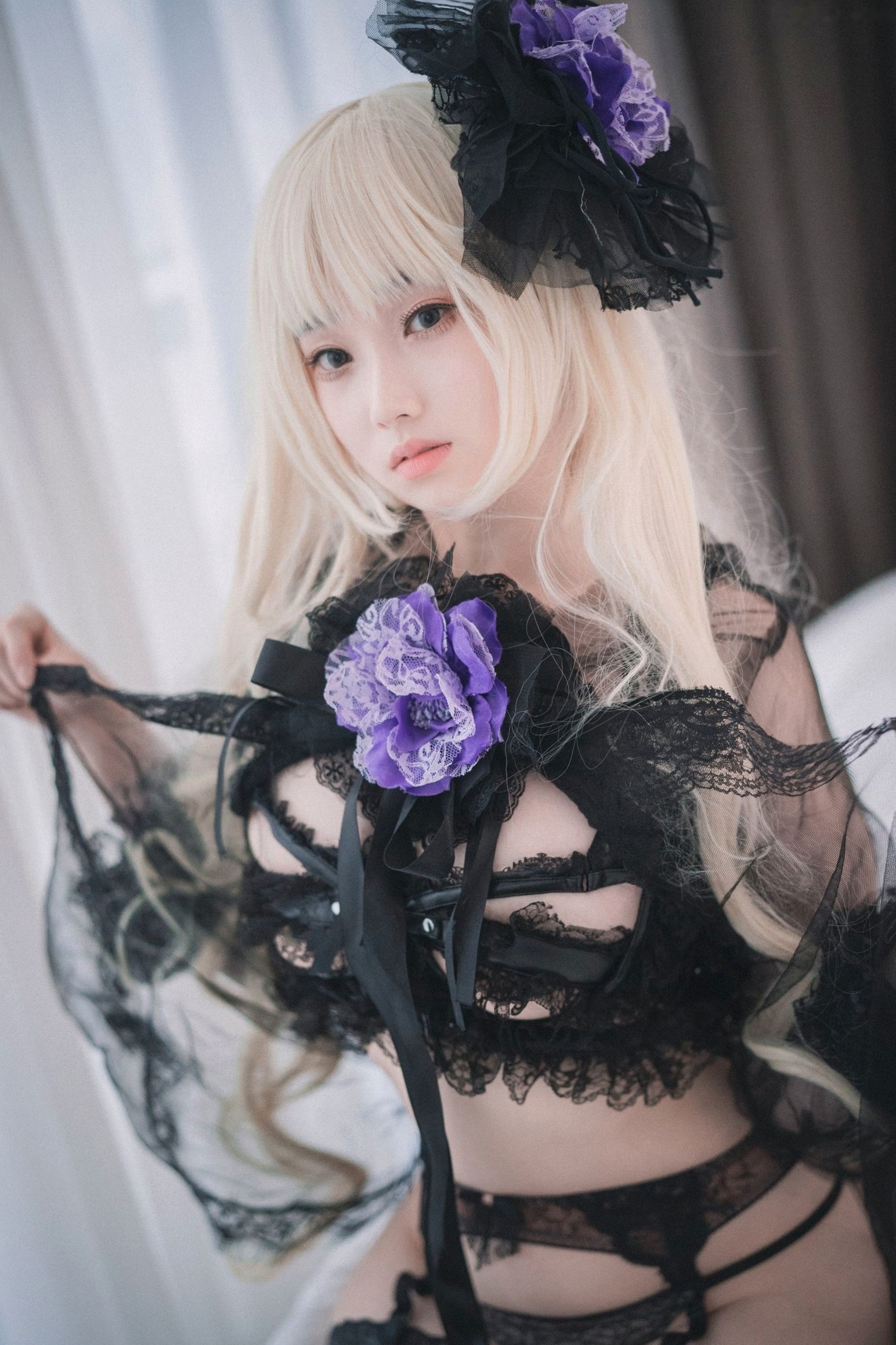 Gallery - 韩国美女Bambi斑比《命运之子》丽塔Cosplay：暗黑哥特风黑丝蕾丝内衣，精致白发造型诱惑写真韩国性感内衣黑丝角色扮演 女神私房照_秀色女神 - image 32
