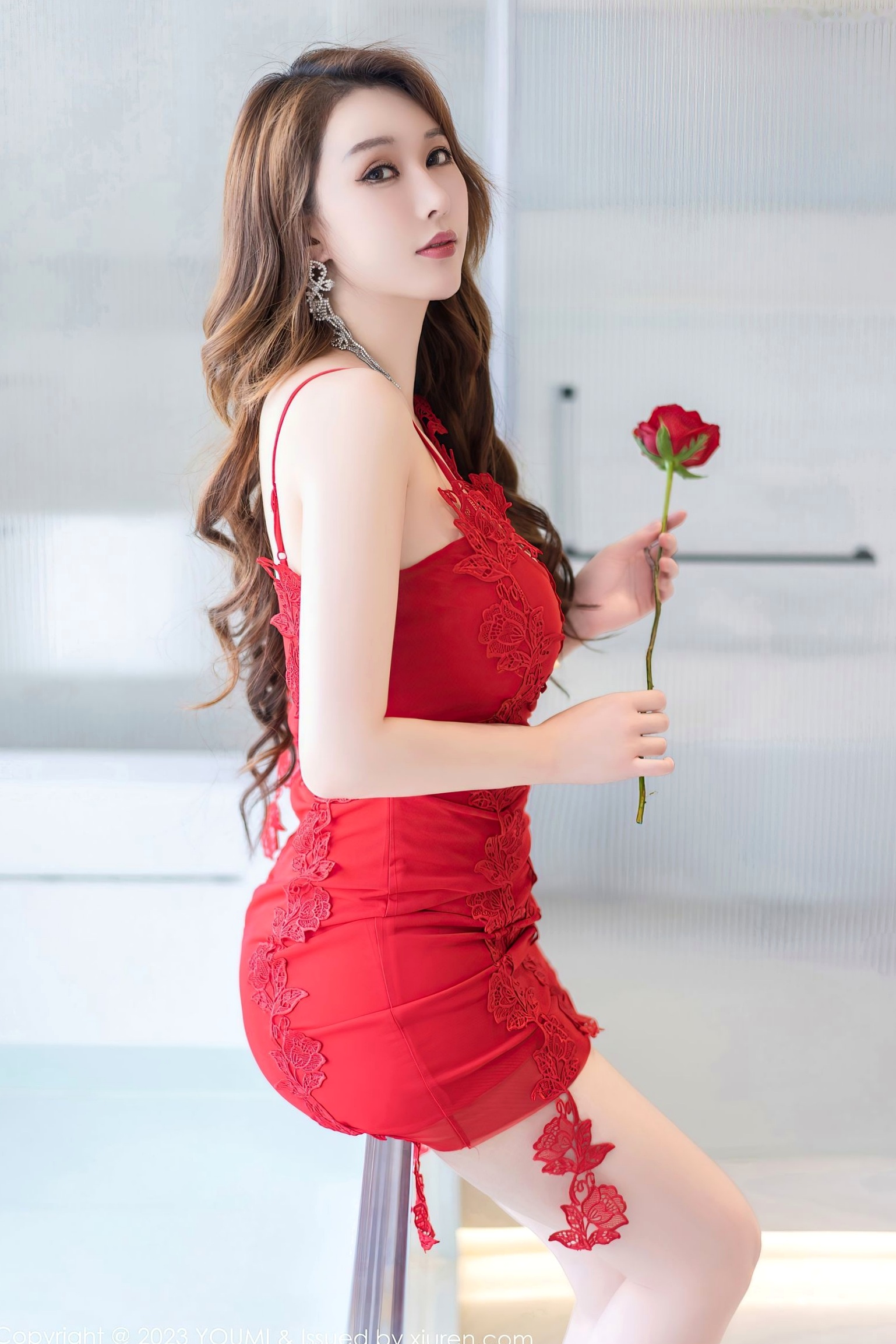 Gallery - YouMi尤蜜荟 - Chiness Model -908-尤妮丝Egg-红色蕾丝镂空情趣睡裙-卧室玫瑰浪漫私房写真-无圣光大尺度尤蜜荟 - Chiness Model 性感诱惑私房照大尺度 女神私房照_秀色女神 - image 2