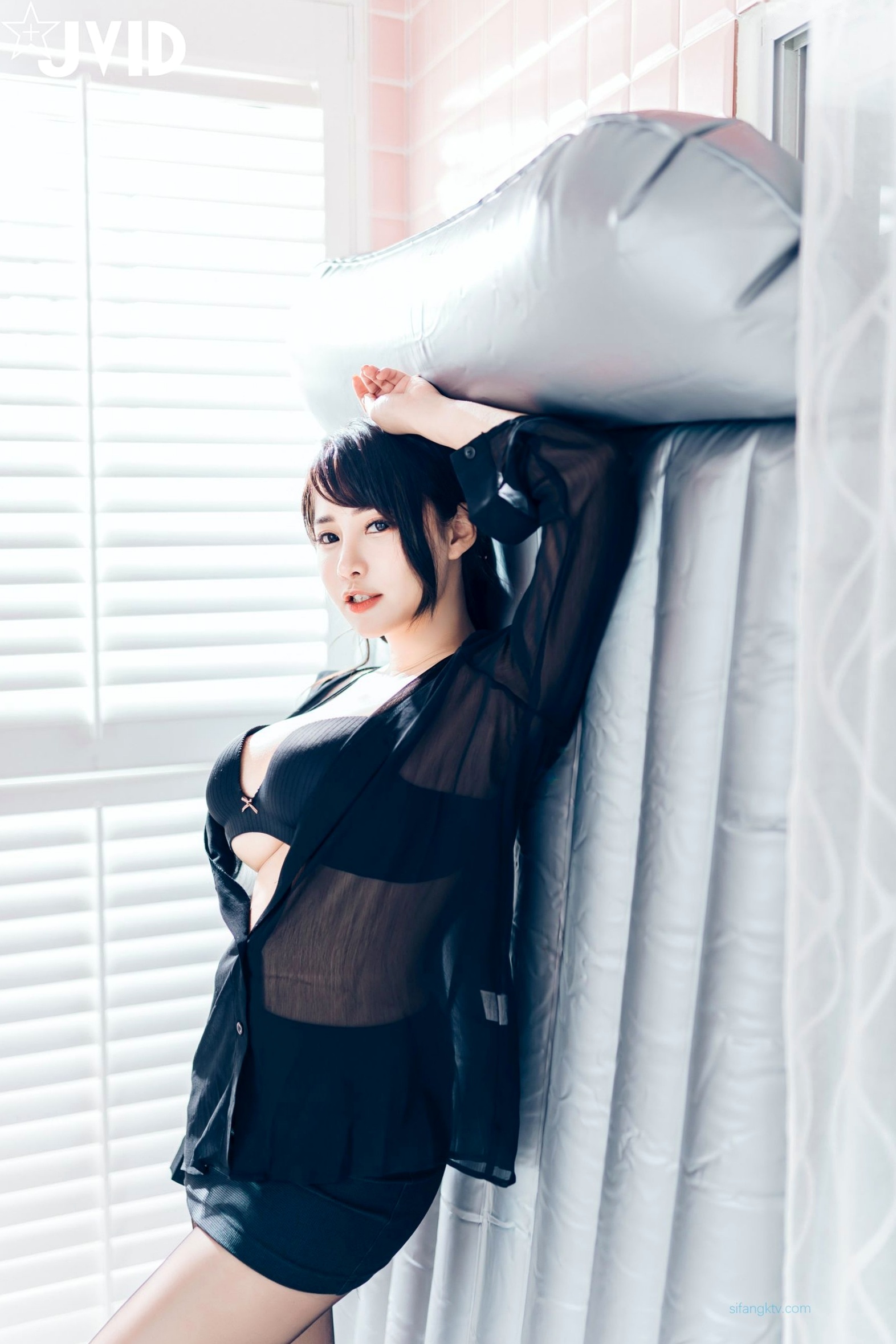 Gallery - JVID乐乐与飘飘：职场诱惑下的黑丝终极奥义，双人私房亲密写真，极致身材视觉盛宴性感诱惑私房照黑丝JVID 女神私房照_秀色女神 - image 22