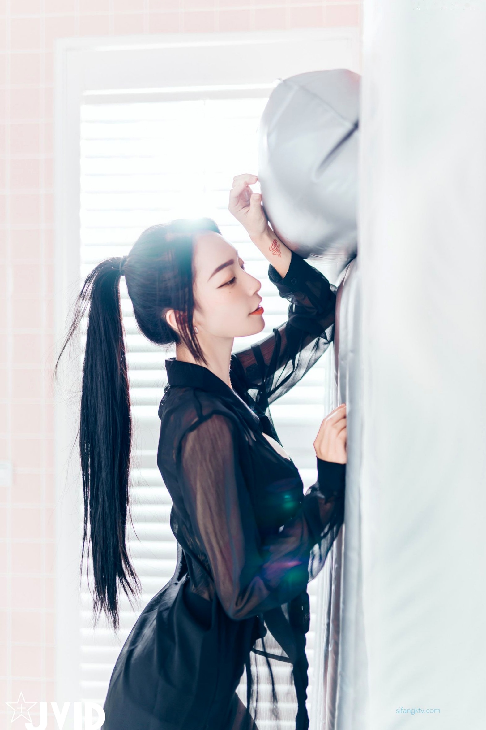 Gallery - JVID乐乐与飘飘：职场诱惑下的黑丝终极奥义，双人私房亲密写真，极致身材视觉盛宴性感诱惑私房照黑丝JVID 女神私房照_秀色女神 - image 31
