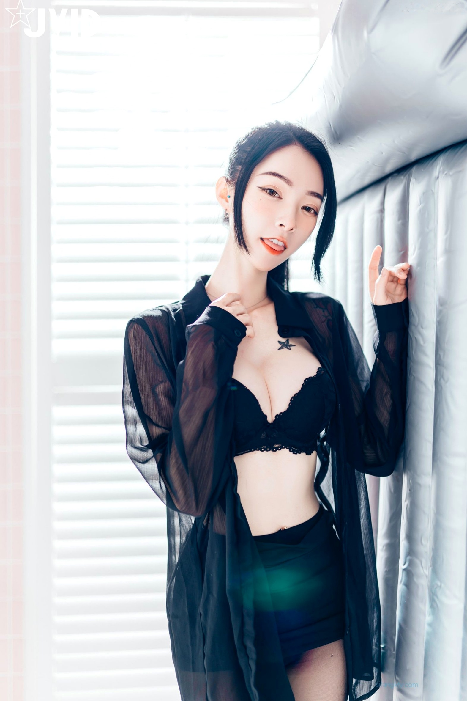 Gallery - JVID乐乐与飘飘：职场诱惑下的黑丝终极奥义，双人私房亲密写真，极致身材视觉盛宴性感诱惑私房照黑丝JVID 女神私房照_秀色女神 - image 33