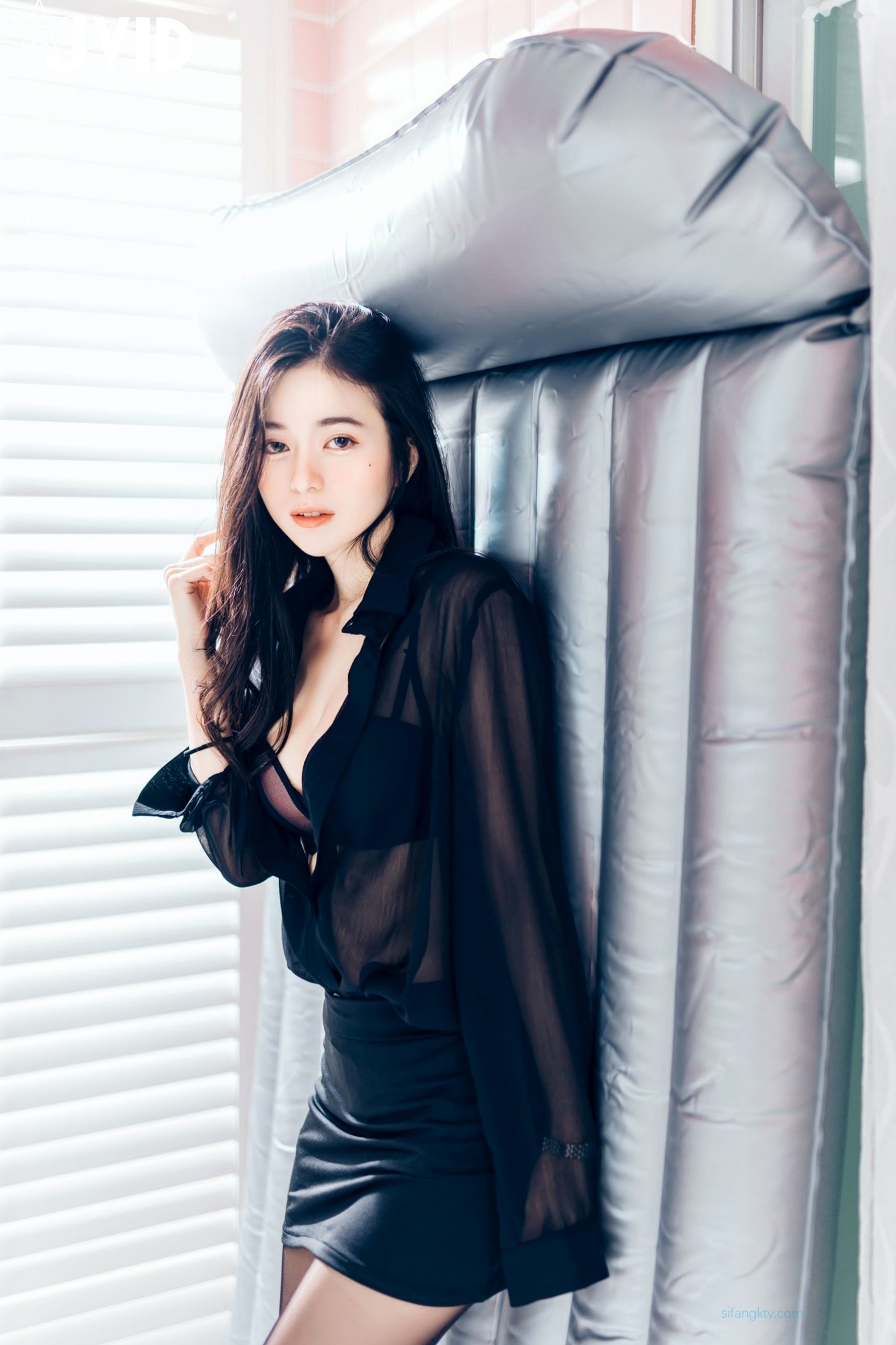 Gallery - JVID乐乐与飘飘：职场诱惑下的黑丝终极奥义，双人私房亲密写真，极致身材视觉盛宴性感诱惑私房照黑丝JVID 女神私房照_秀色女神 - image 35