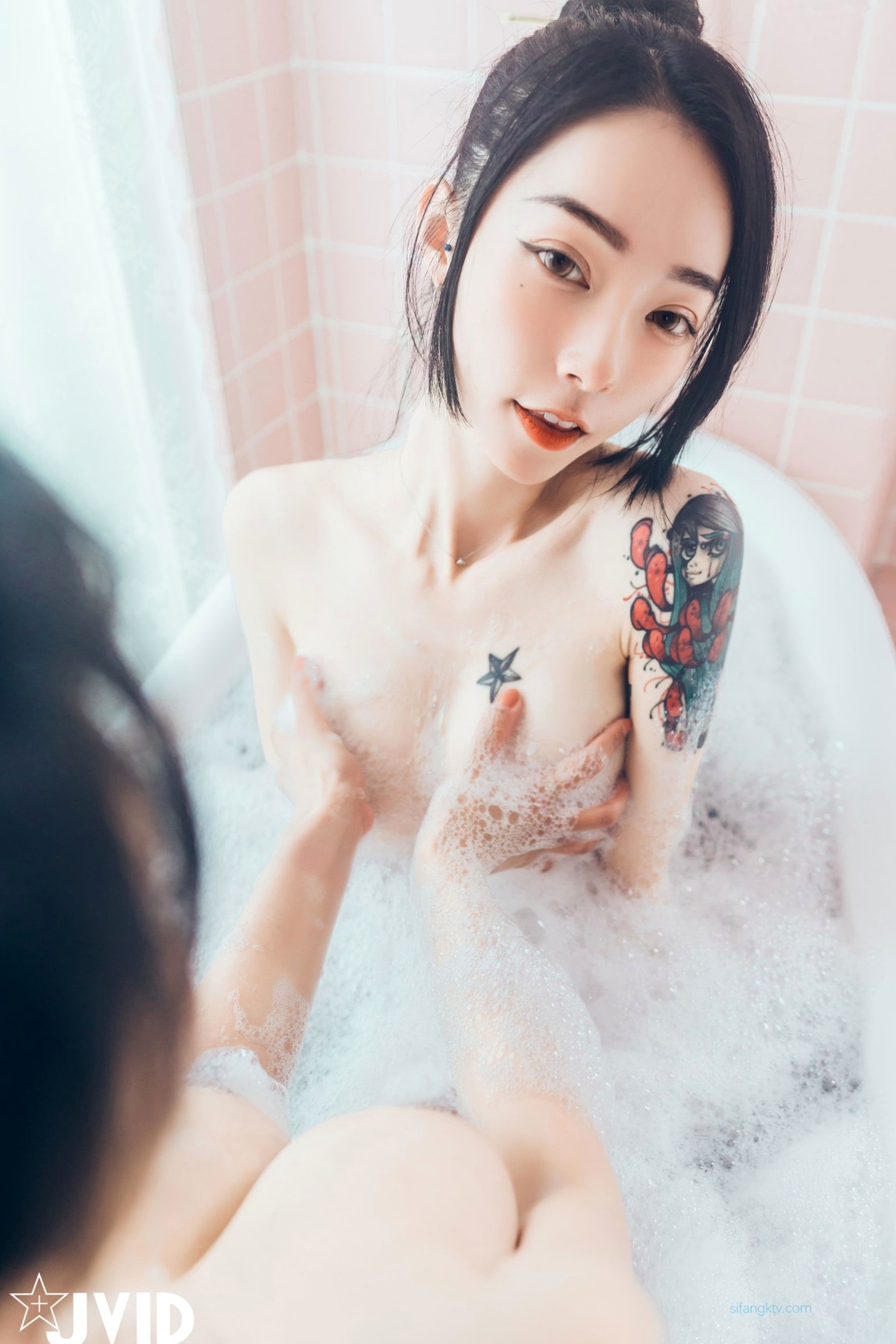 Gallery - JVID乐乐与飘飘：职场诱惑下的黑丝终极奥义，双人私房亲密写真，极致身材视觉盛宴性感诱惑私房照黑丝JVID 女神私房照_秀色女神 - image 69