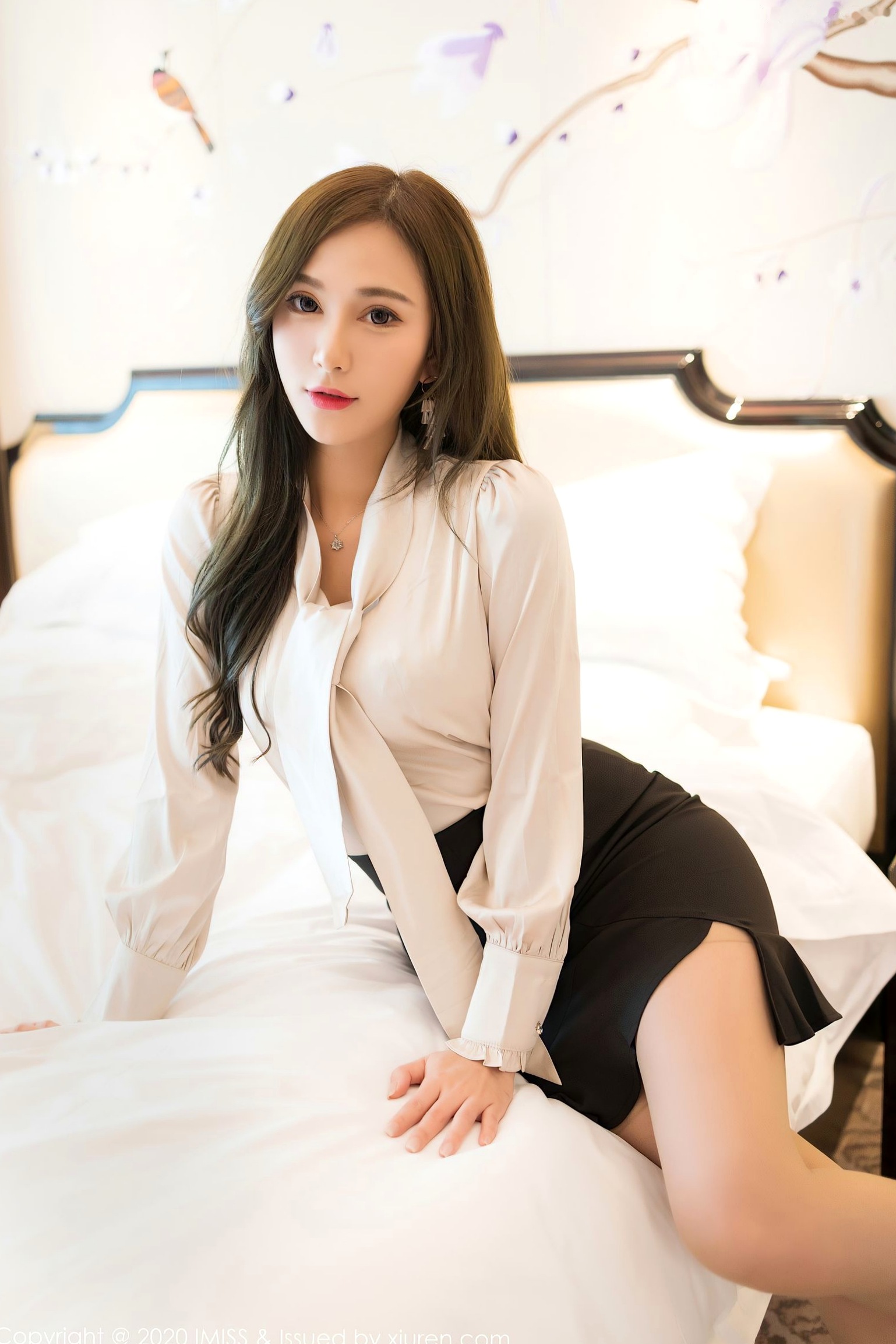 Gallery - IMiss爱蜜社 - Honey Club -475-Lavinia肉肉-床上蕾丝内衣诱惑与职业装私房写真系列爱蜜社 - Honey Club 私房照内衣性感美腿 女神私房照_秀色女神 - image 22