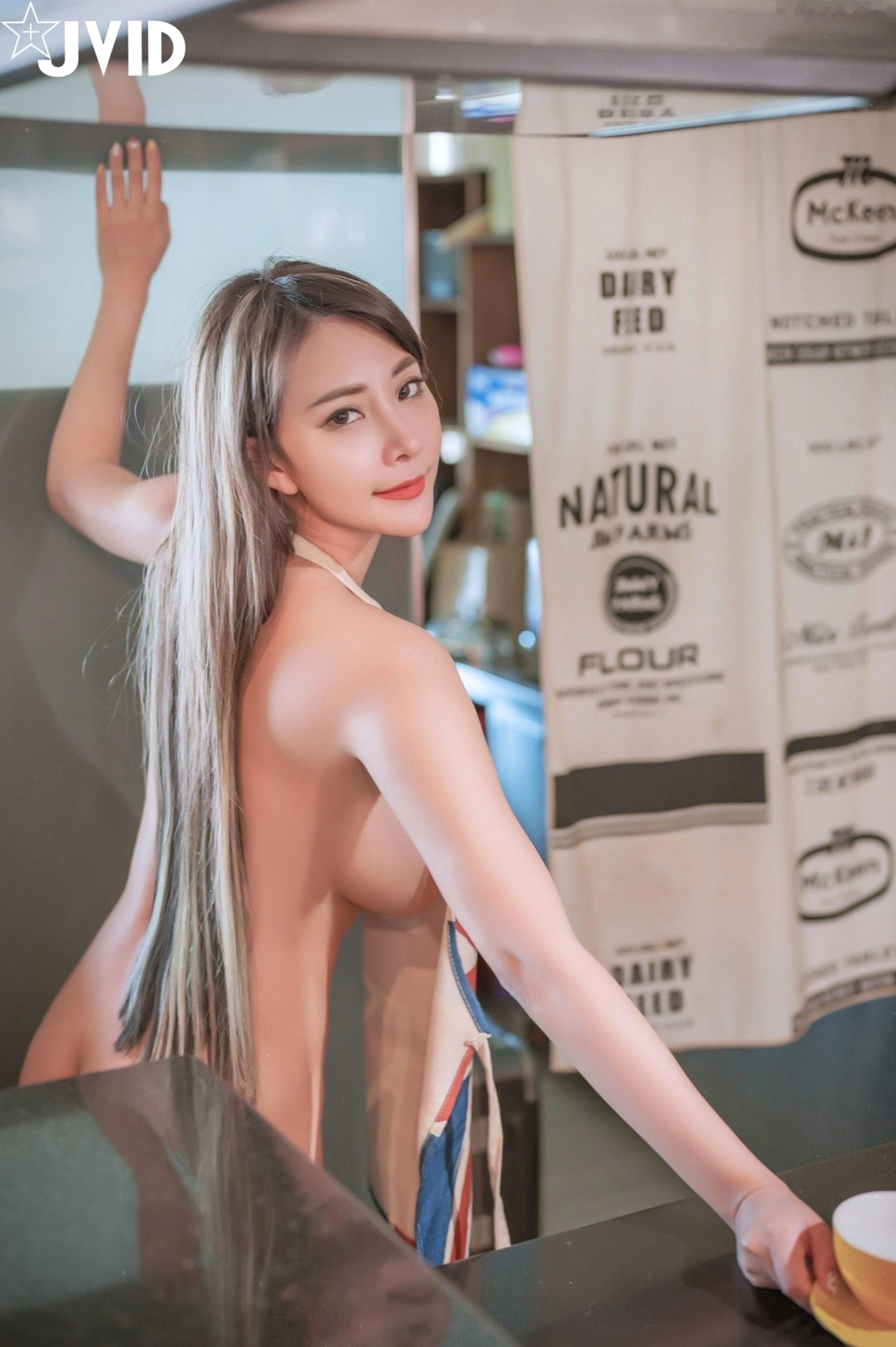 Gallery - JVID-乐乐：寂寞旅人咖啡馆围裙诱惑，大尺度私房写真演绎极致性感美臀与傲人身材JVID性感诱惑私房照大尺度 女神私房照_秀色女神 - image 106