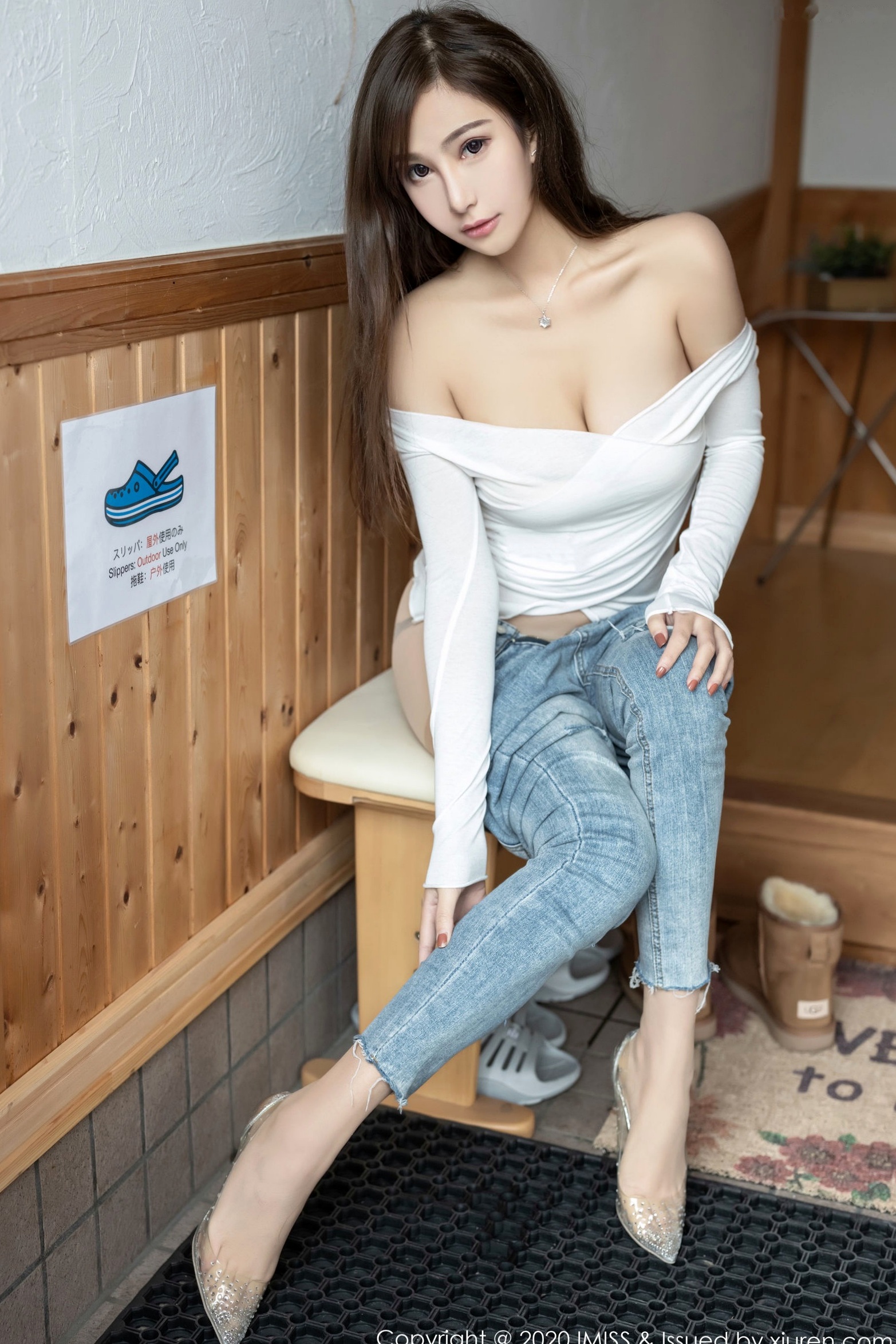 Gallery - IMiss爱蜜社 - Honey Club  Lavinia肉肉 北海道旅拍精选：黑色蕾丝内衣性感私房与户外时尚穿搭爱蜜社 - Honey Club 性感诱惑私房照美腿 女神私房照_秀色女神 - image 45