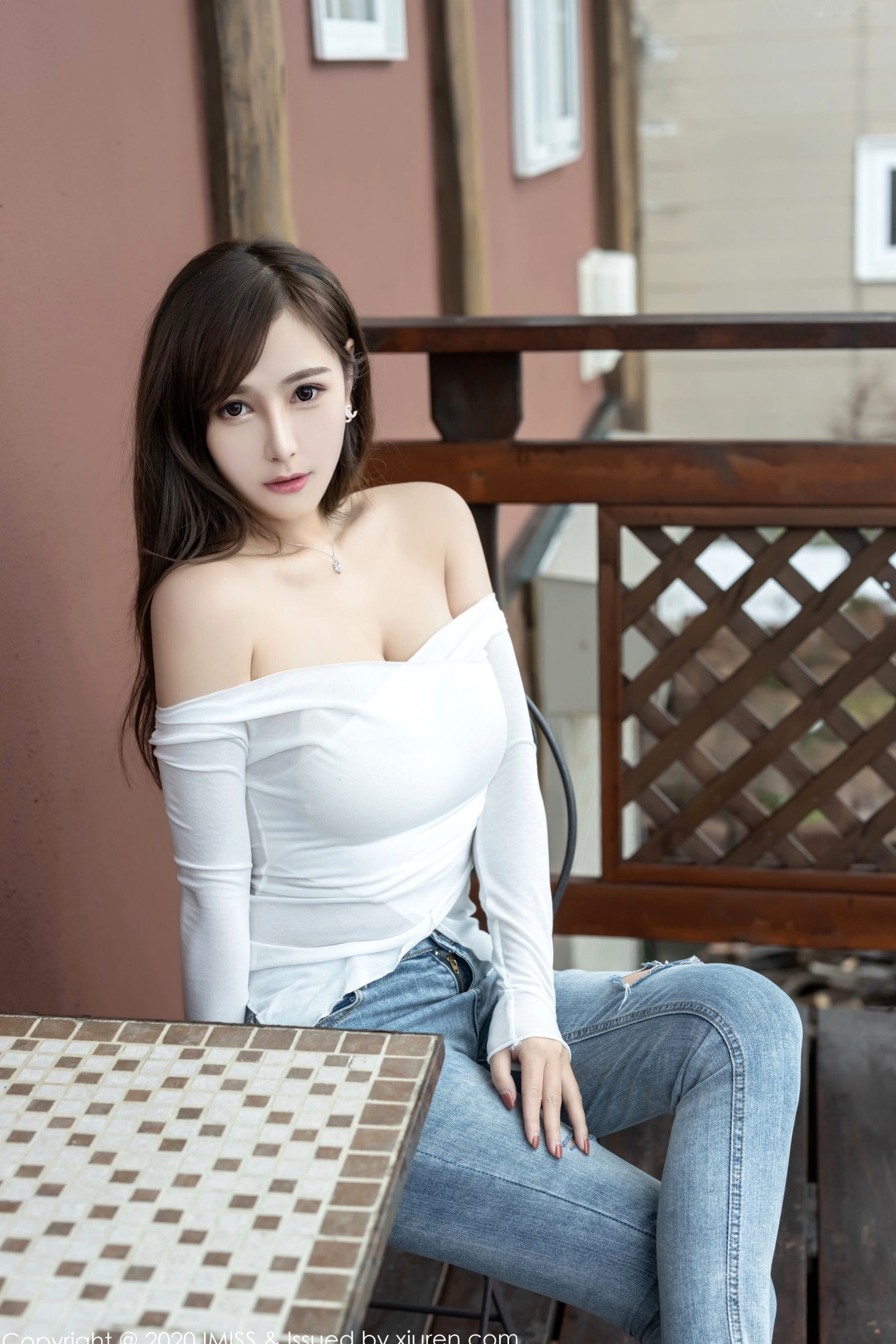 Gallery - IMiss爱蜜社 - Honey Club  Lavinia肉肉 北海道旅拍精选：黑色蕾丝内衣性感私房与户外时尚穿搭爱蜜社 - Honey Club 性感诱惑私房照美腿 女神私房照_秀色女神 - image 59