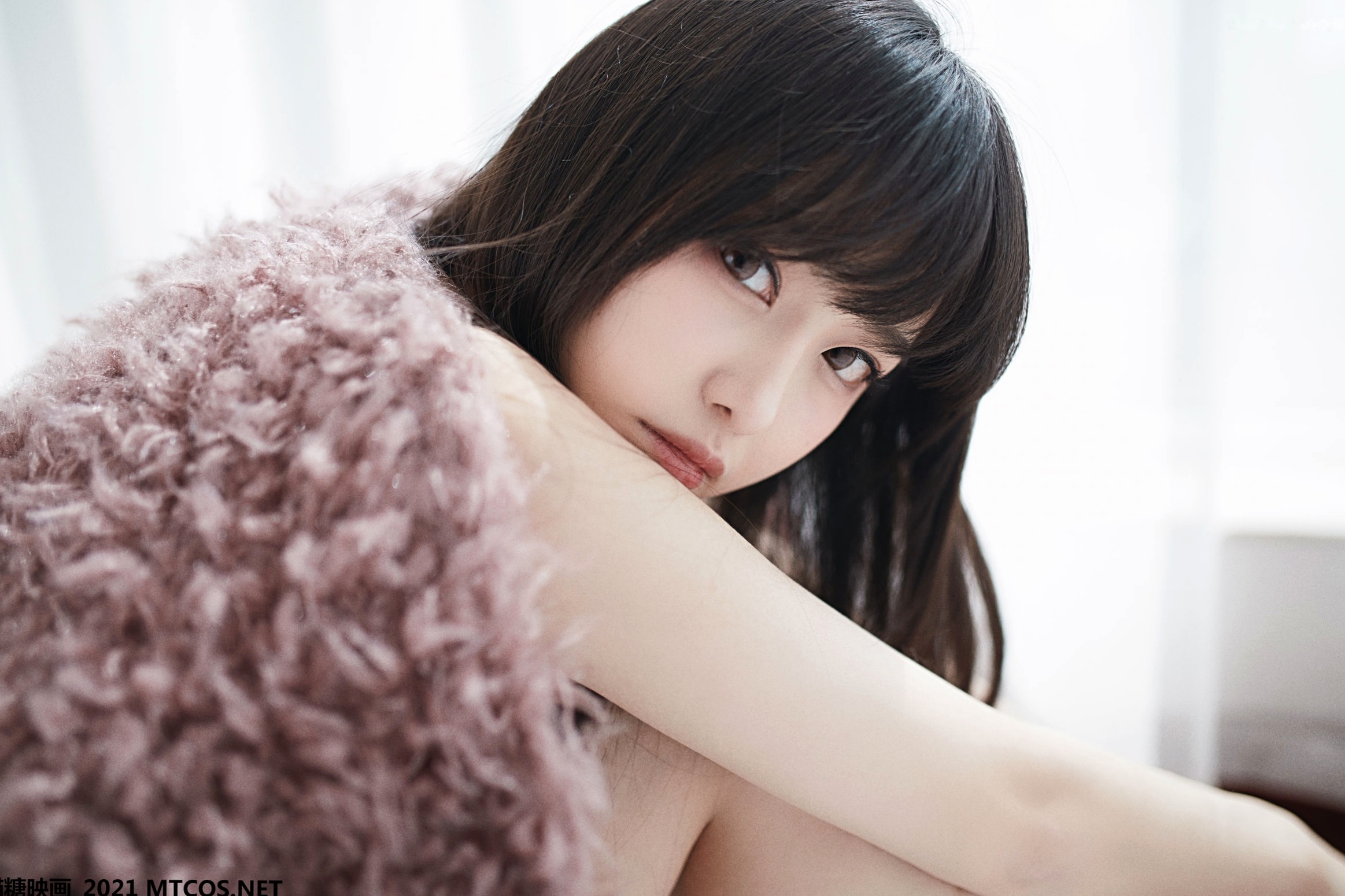 Gallery - MTCos喵糖映画-Vol.463-《窗前女友》：居家黑丝美腿私房，清新女神的反差诱惑黑丝美腿私房照性感清新 女神私房照_秀色女神 - image 2