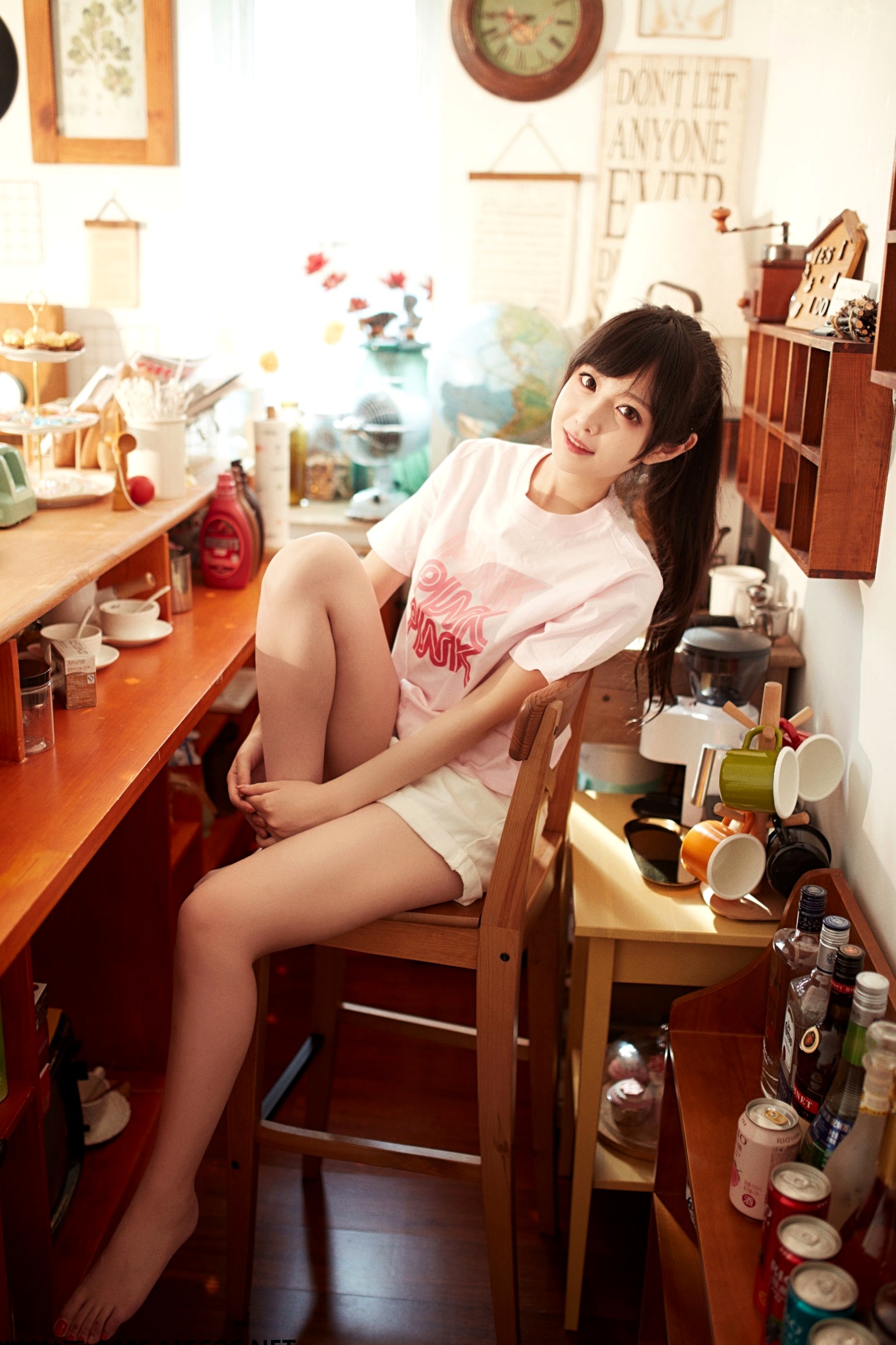 Gallery - MTCos喵糖映画-Vol.463-《窗前女友》：居家黑丝美腿私房，清新女神的反差诱惑黑丝美腿私房照性感清新 女神私房照_秀色女神 - image 7