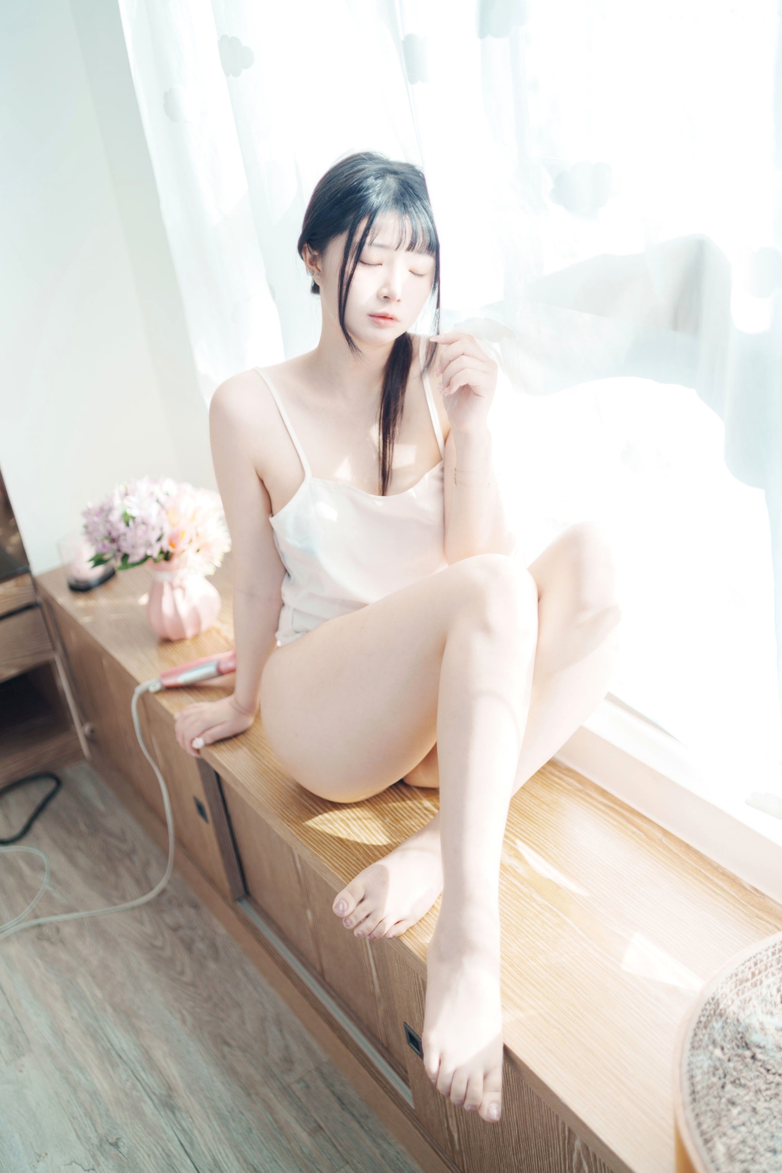 Gallery - 落落Raku-Your-Waifu-2022.12月订阅：清新治愈居家私房照，萌宠相伴尽显少女诱惑私房照治愈系诱惑家居 女神私房照_秀色女神 - image 2