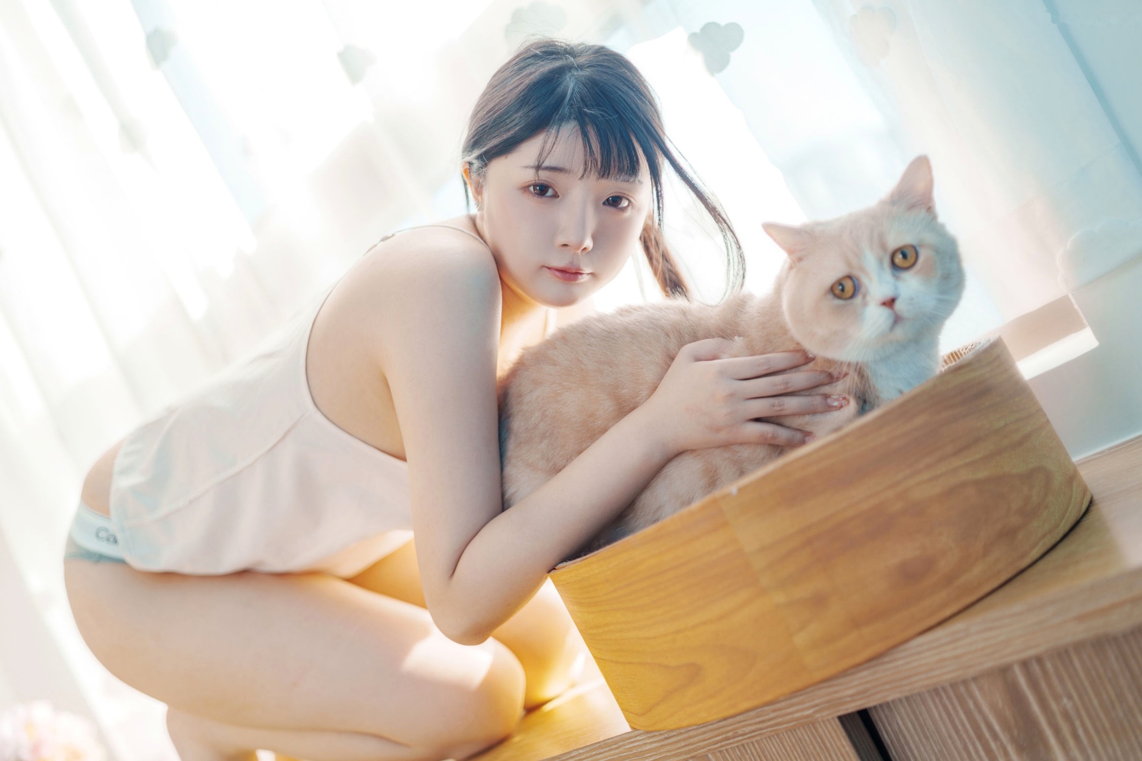 Gallery - 落落Raku-Your-Waifu-2022.12月订阅：清新治愈居家私房照，萌宠相伴尽显少女诱惑私房照治愈系诱惑家居 女神私房照_秀色女神 - image 9