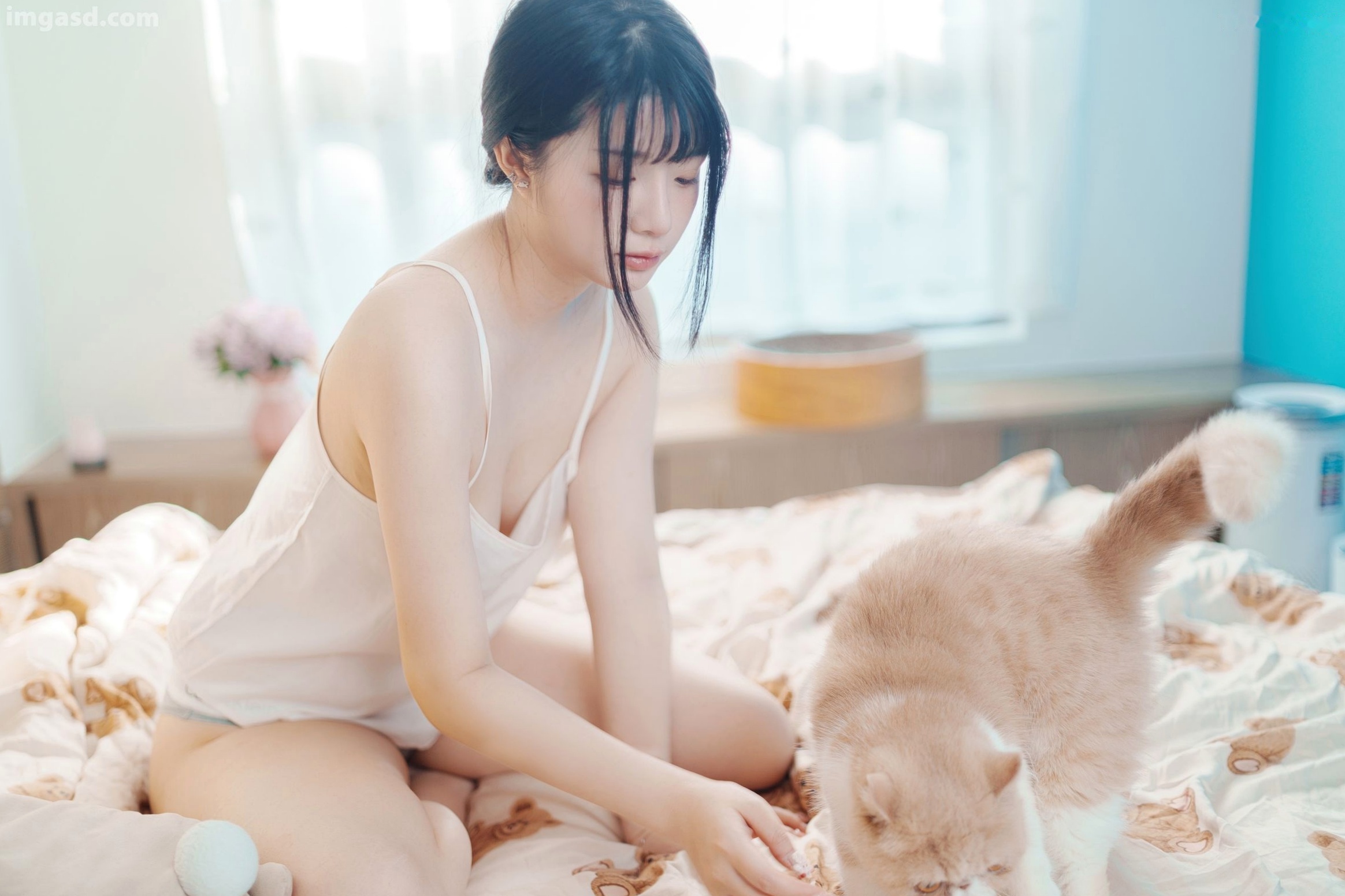 Gallery - 落落Raku-Your-Waifu-2022.12月订阅：清新治愈居家私房照，萌宠相伴尽显少女诱惑私房照治愈系诱惑家居 女神私房照_秀色女神 - image 20